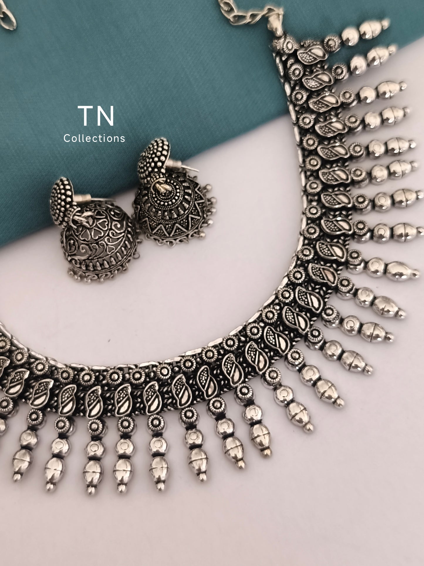 Silver Necklace with earrings