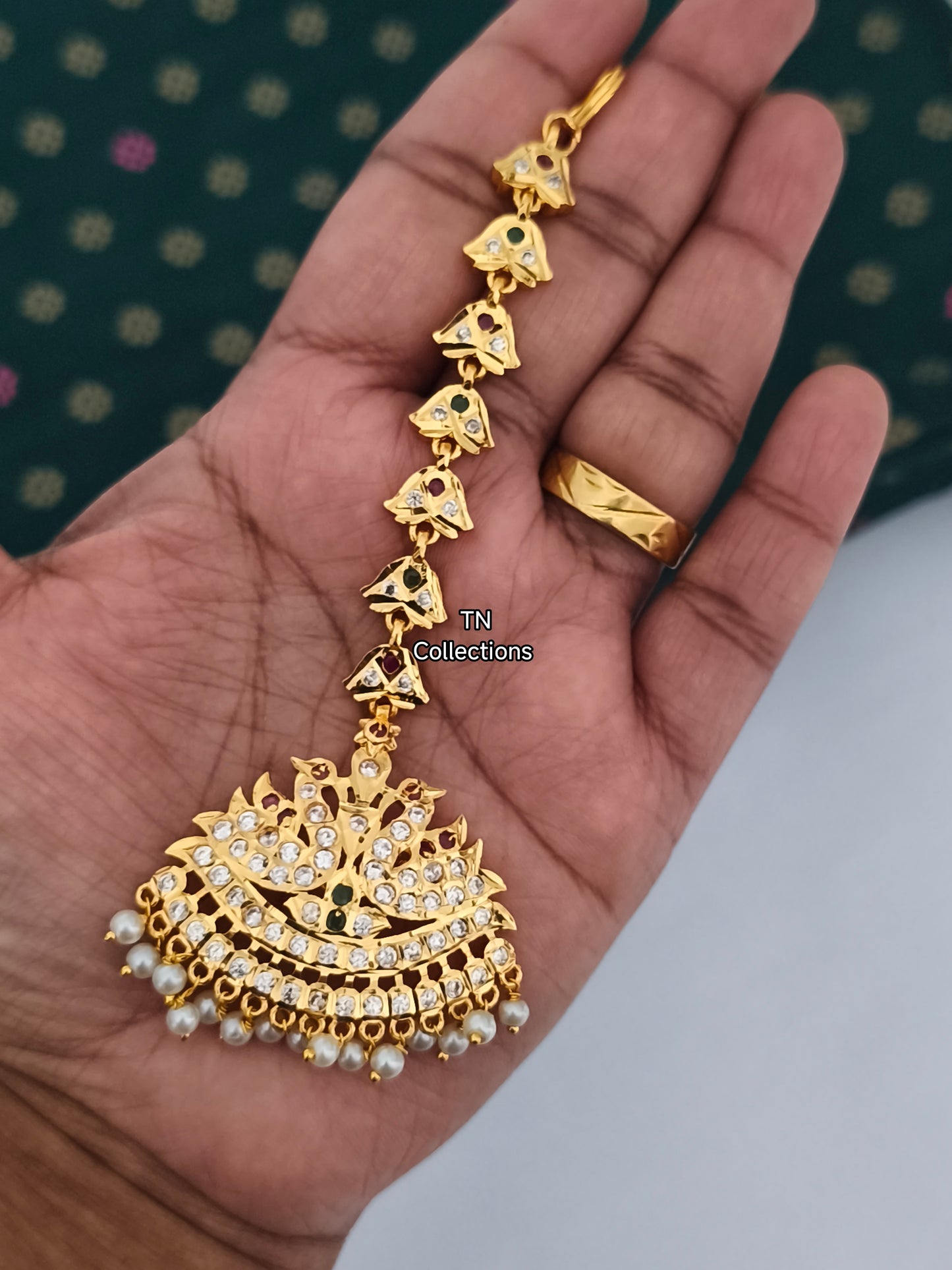 Micro gold plated Traditional Nethichuddi Tikka (Multicoloured)