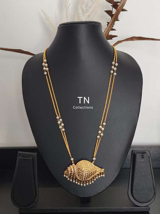 Traditional Micro gold plated Sangu design pathakkam with pearl chain