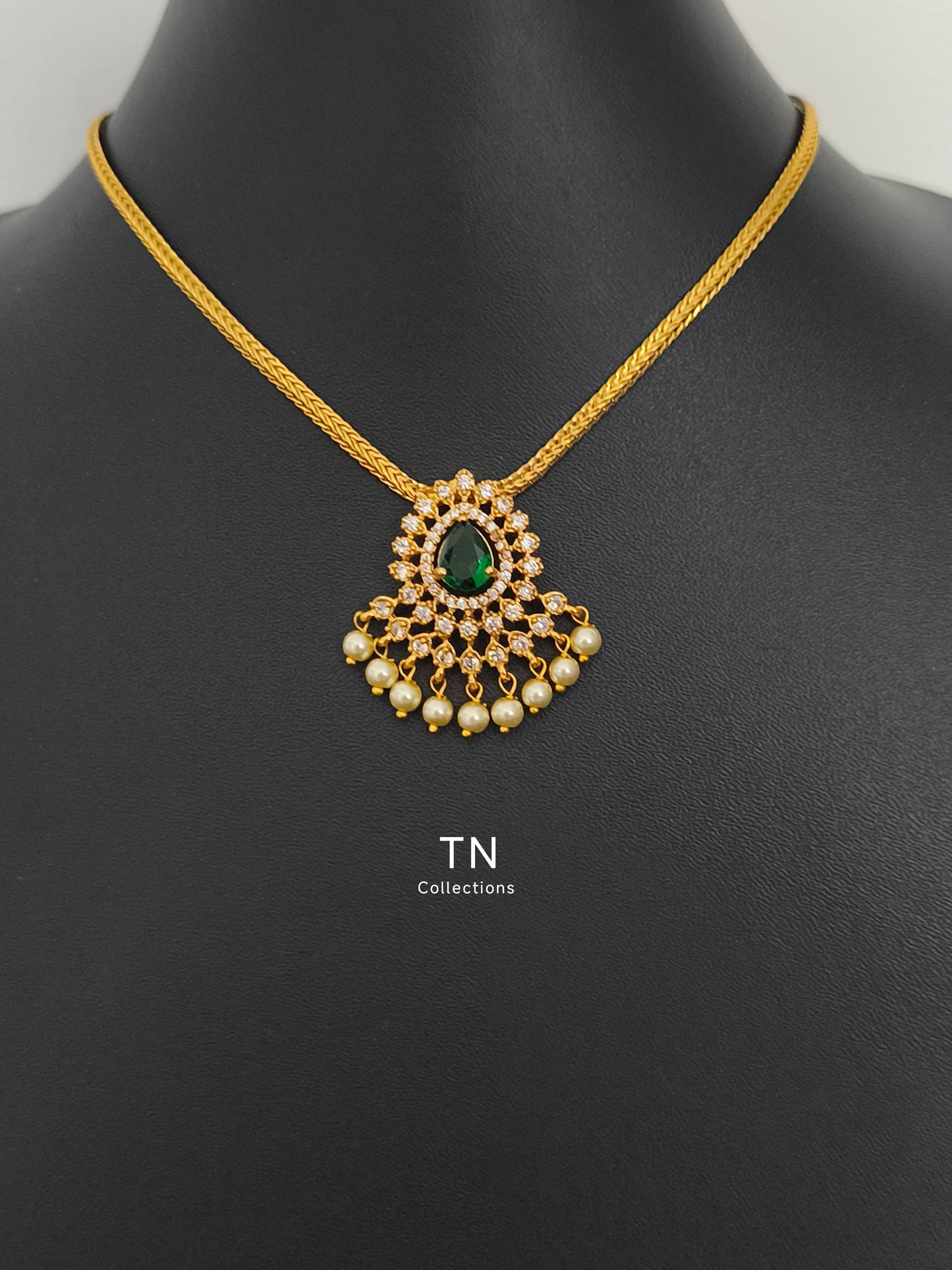 Antique Polish Simple Necklace Set (Green)