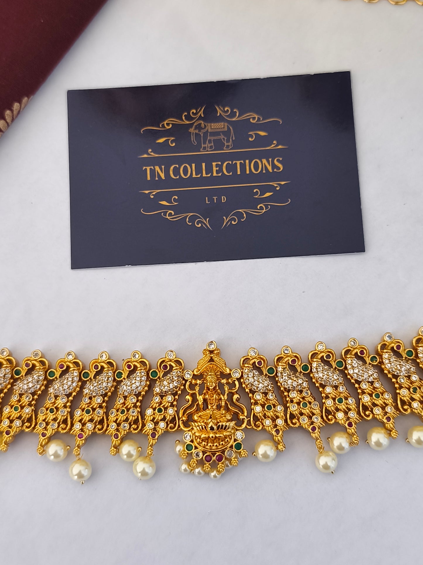 Luxmi hip chain