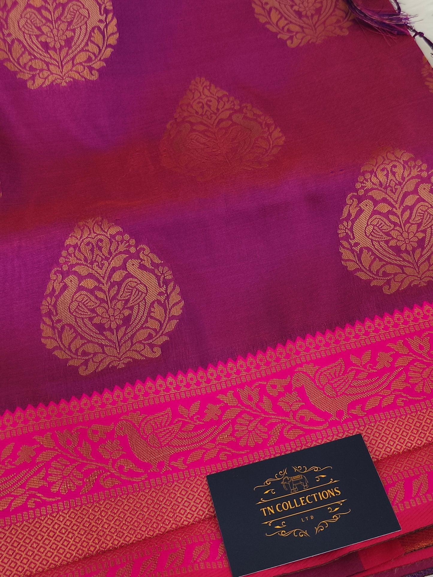 Dual shaded Soft Kanjivaram Silk Saree with contrast blouse and rich pallu Indian women's wear