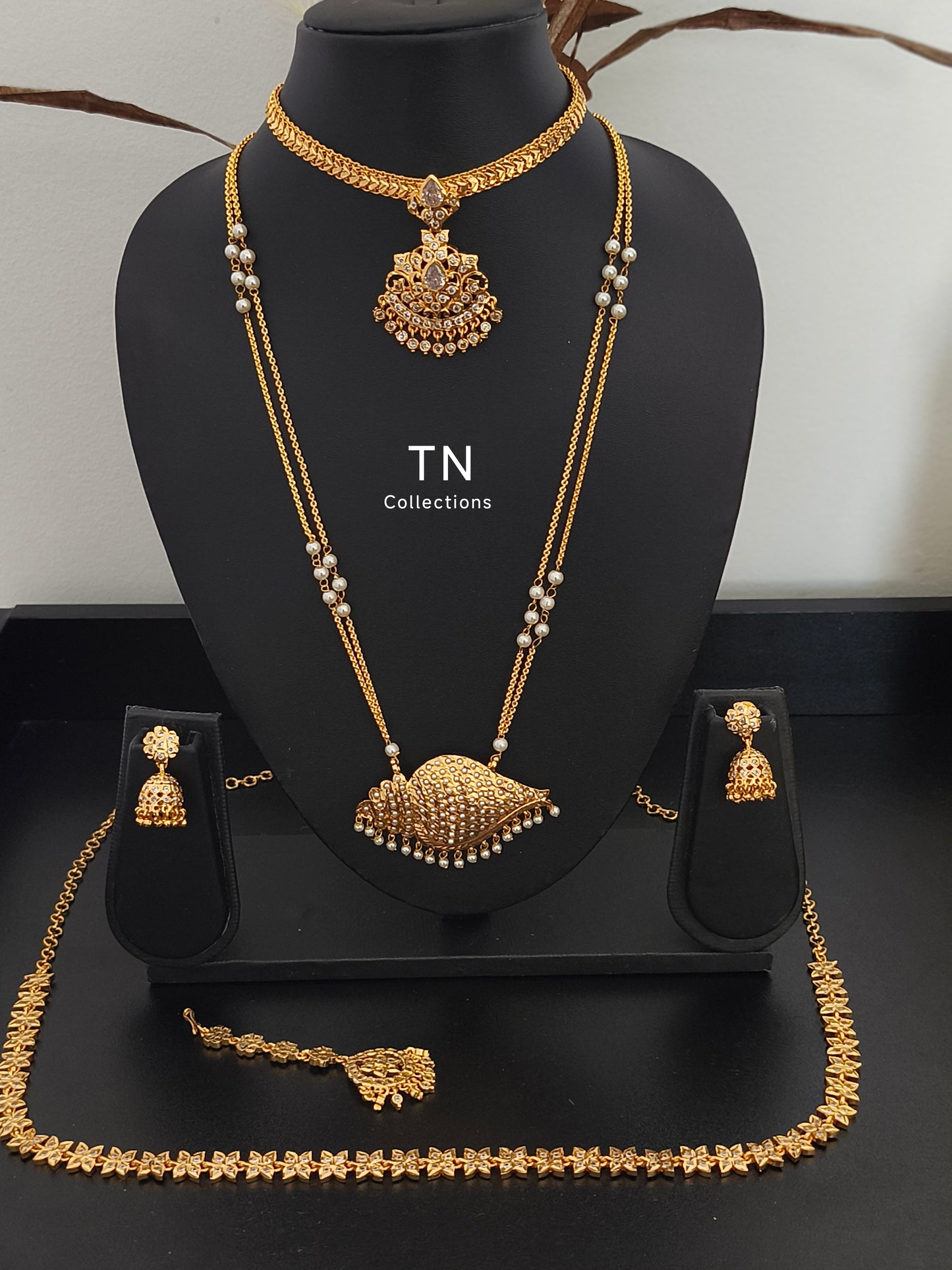 Traditional Sangu Pathakkam with Attigai Semi Bridal Set Micro gold plated