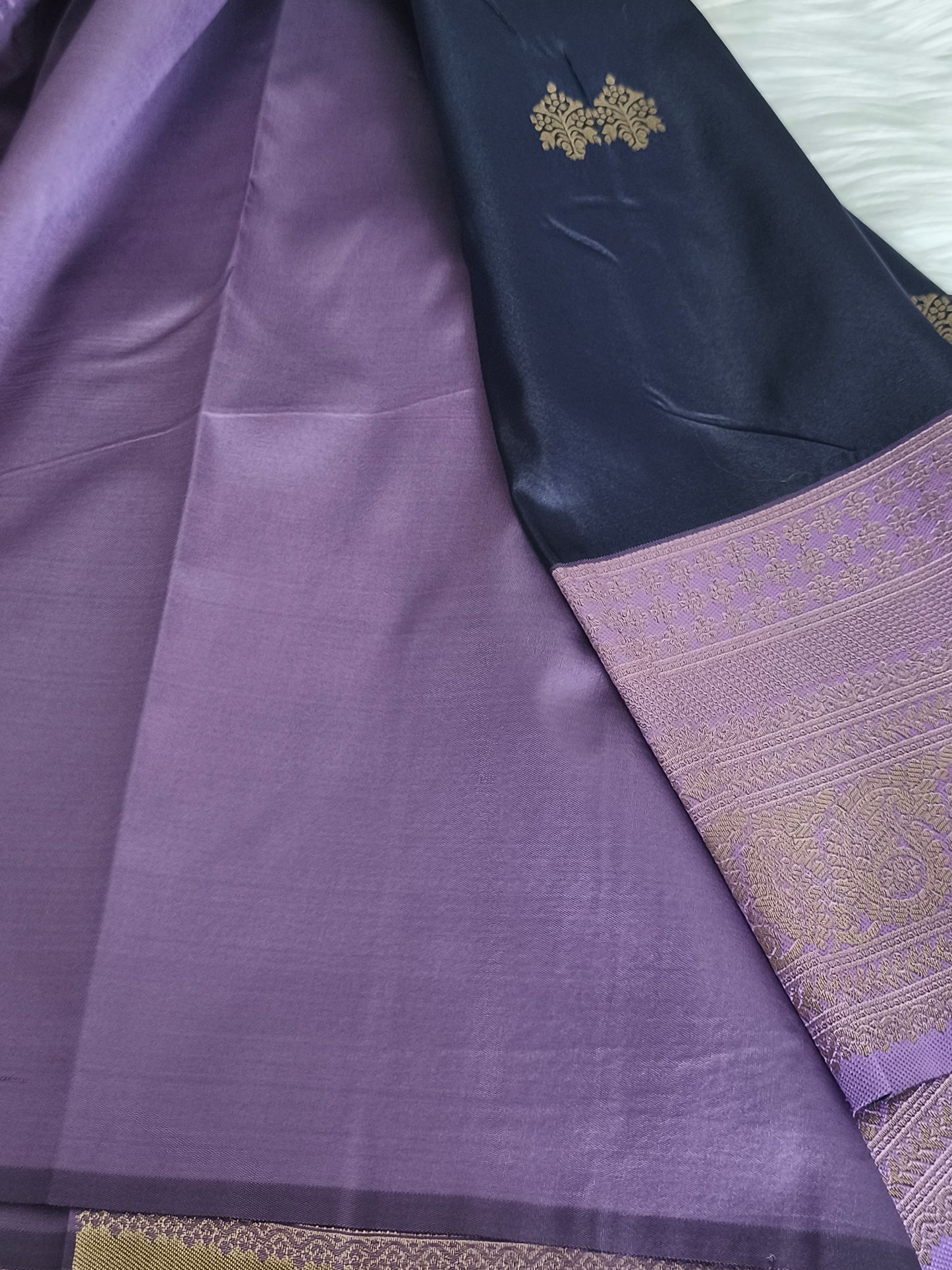 Kanchi Soft Silk Saree with contrast blouse and rich pallu Navy blue with lavender