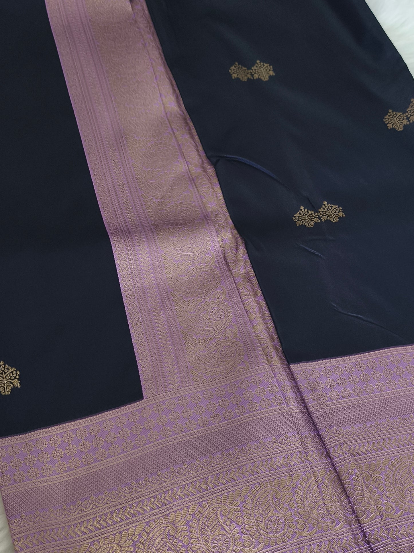 Kanchi Soft Silk Saree with contrast blouse and rich pallu Navy blue with lavender