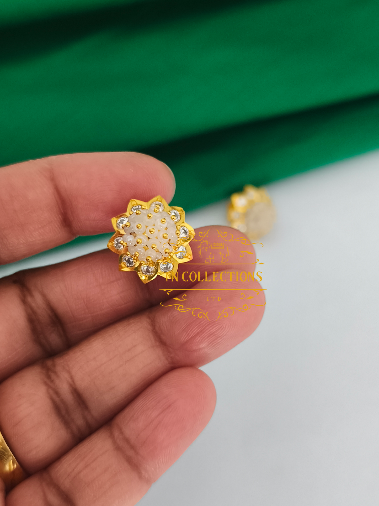 22ct Gold plated Traditional Muthukuviyal Thodu (White)