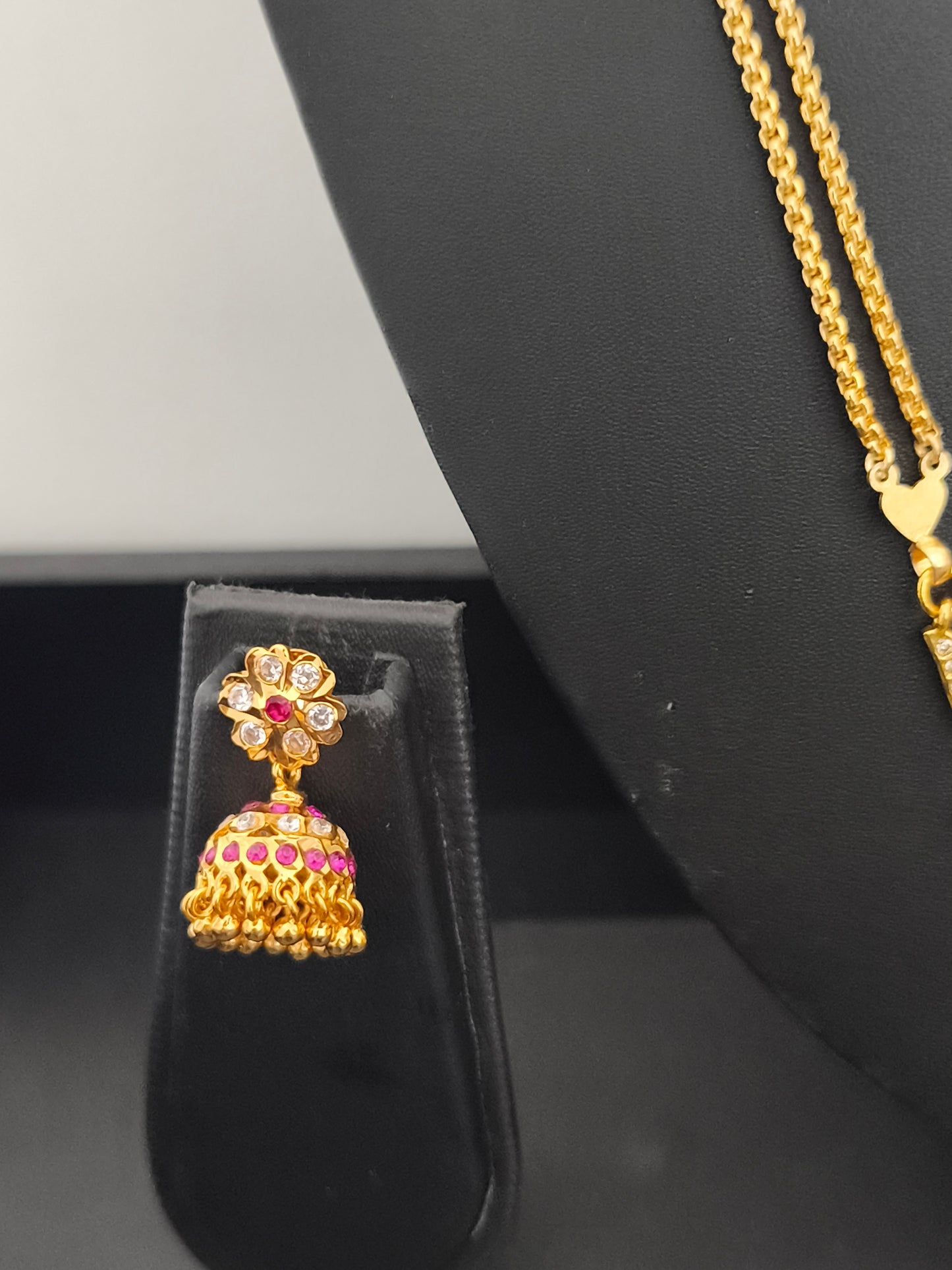 Traditional Micro gold plated pathakkam with attiyal Set