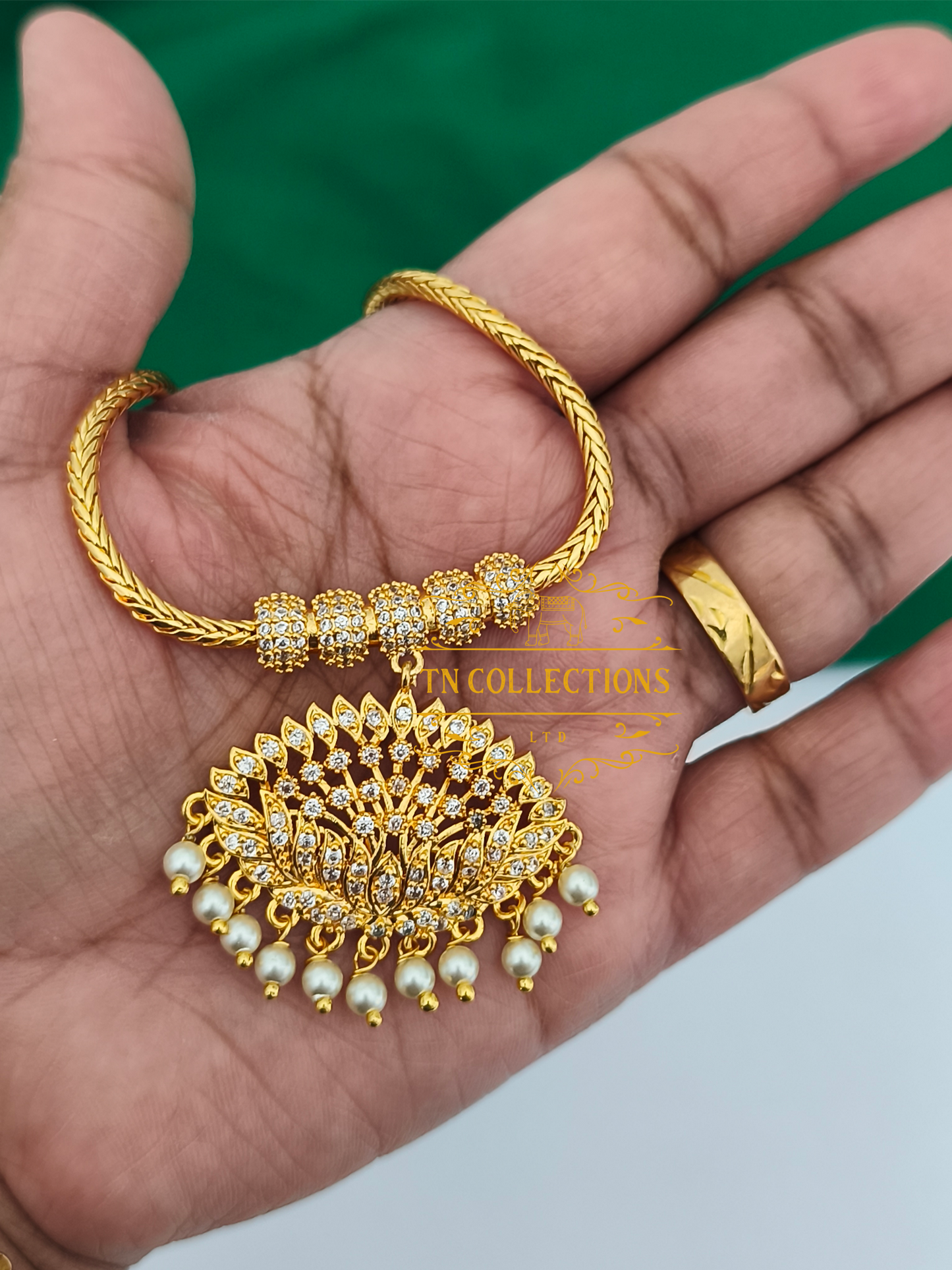 Micro Gold-Plated Traditional Alli Attiyal Short Necklace (Full White stones)