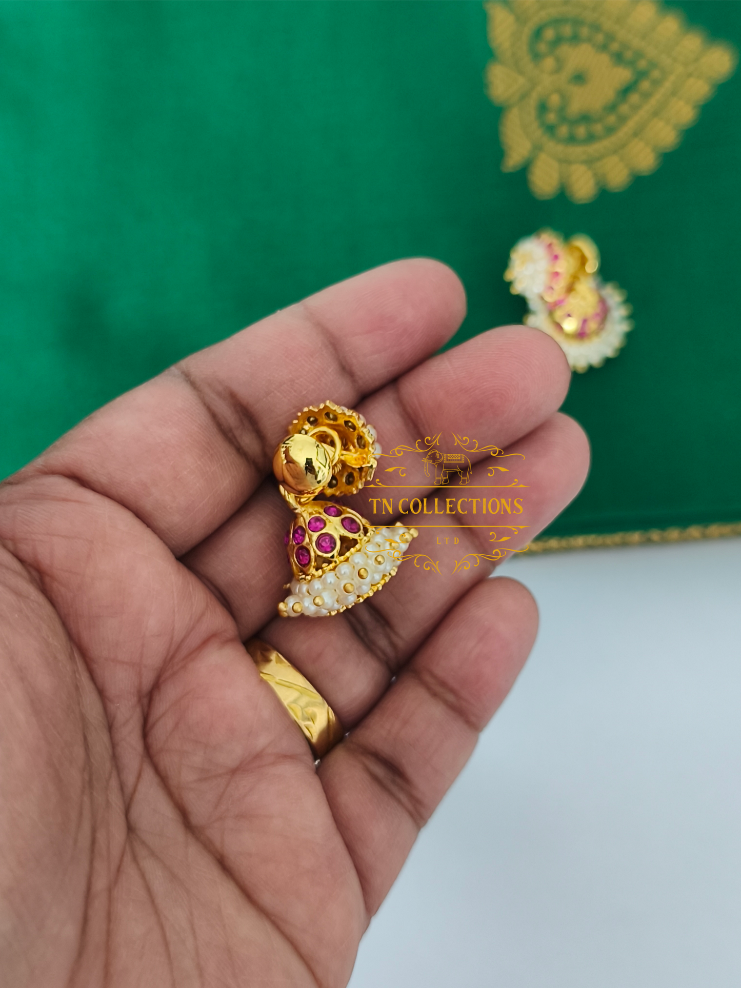 Micro gold plated Pearl Jimikki (Ruby & White)