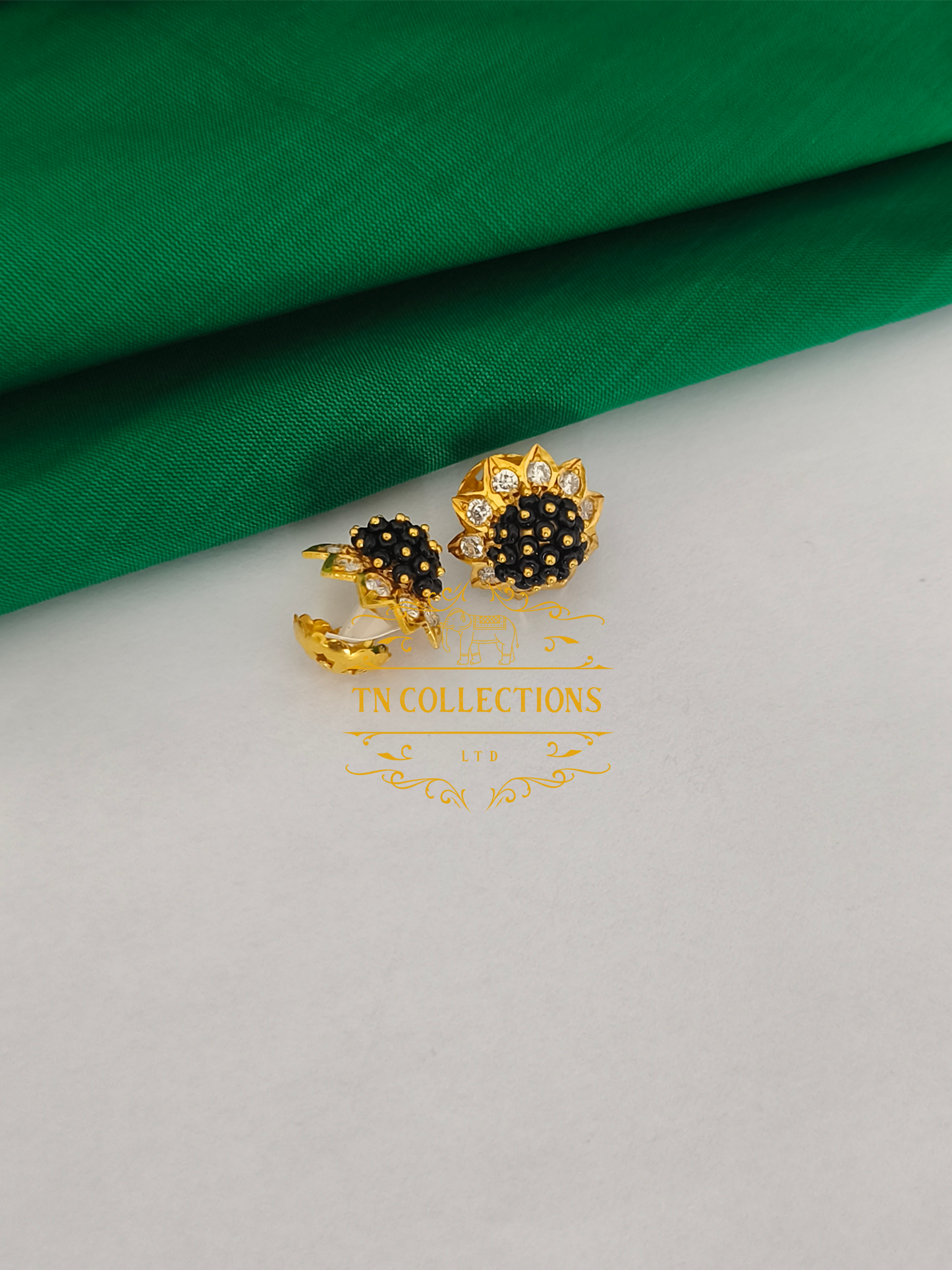 22ct Gold plated Traditional Muthukuviyal Thodu (Black)
