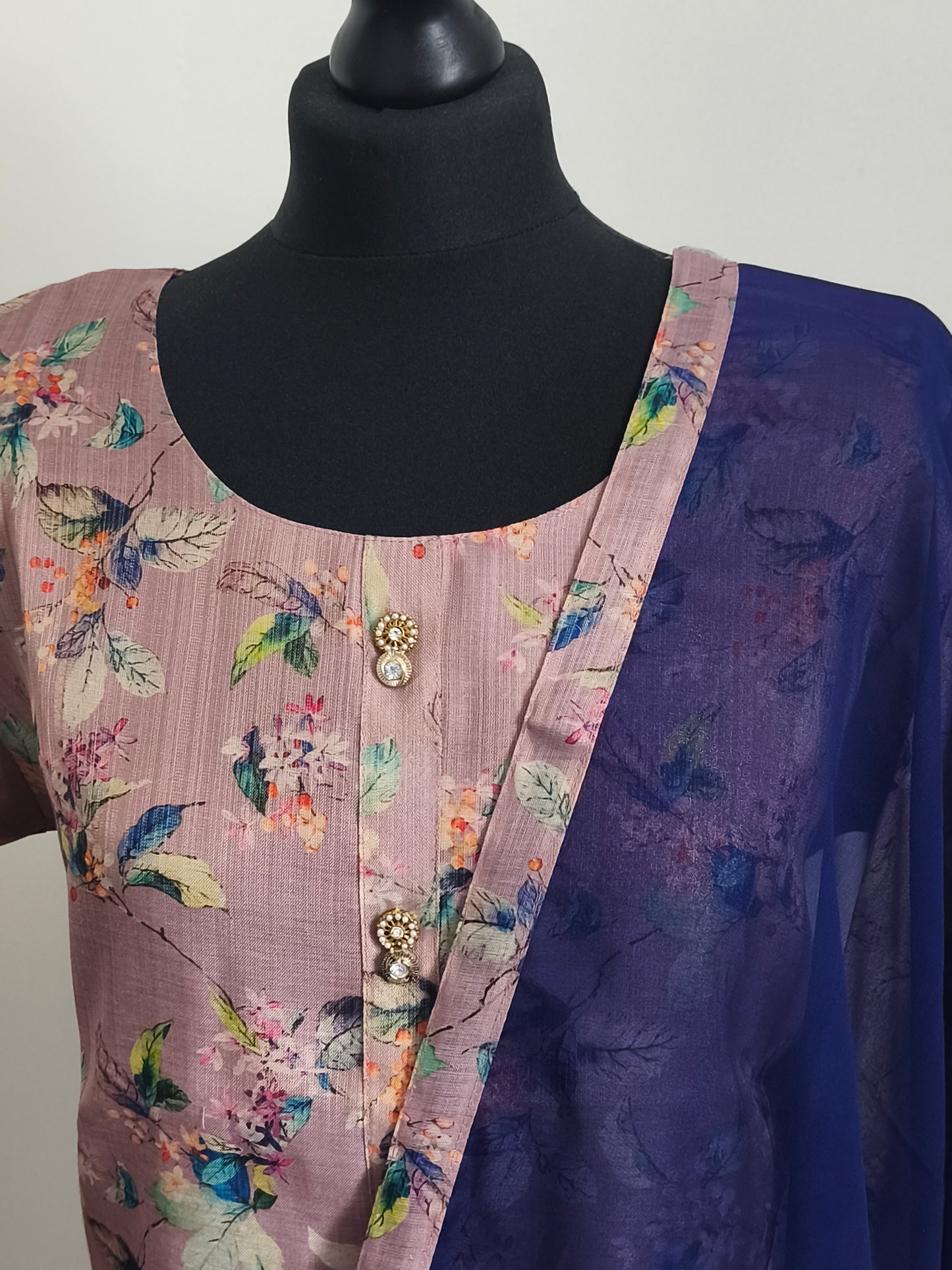 Readymade kurthi with duppatta