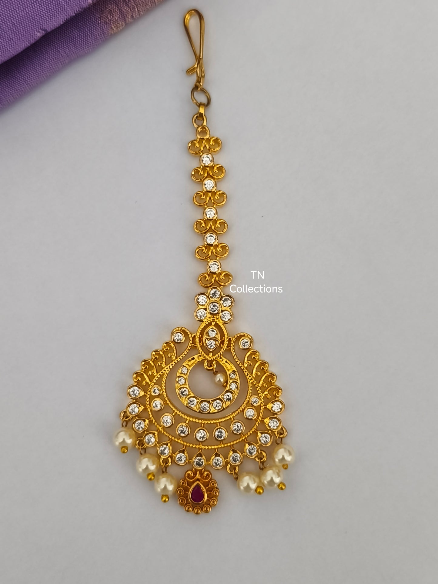 Trendy Gold Finish Tikka