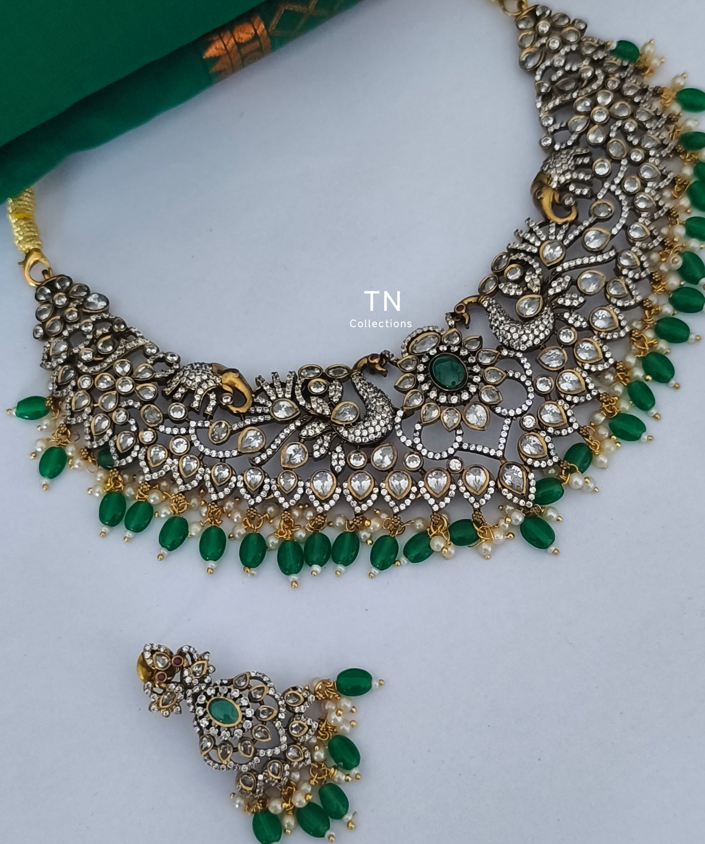 Victorian Finish Necklace Set (Green)