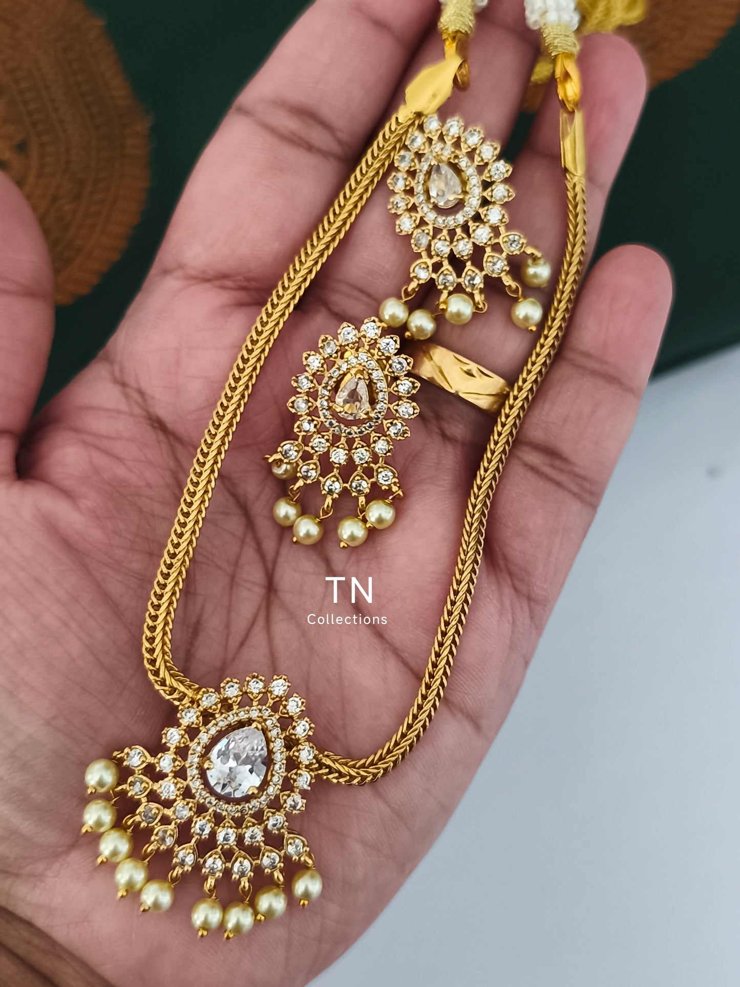 Antique Polish Simple Necklace set (White Stone)