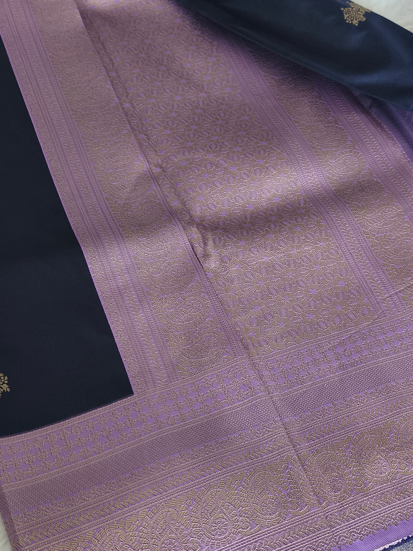 Kanchi Soft Silk Saree with contrast blouse and rich pallu Navy blue with lavender