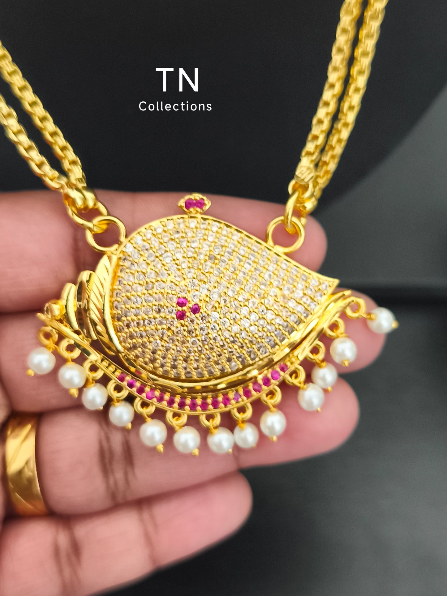 Micro gold plated Sangu Pathakkam with earrings