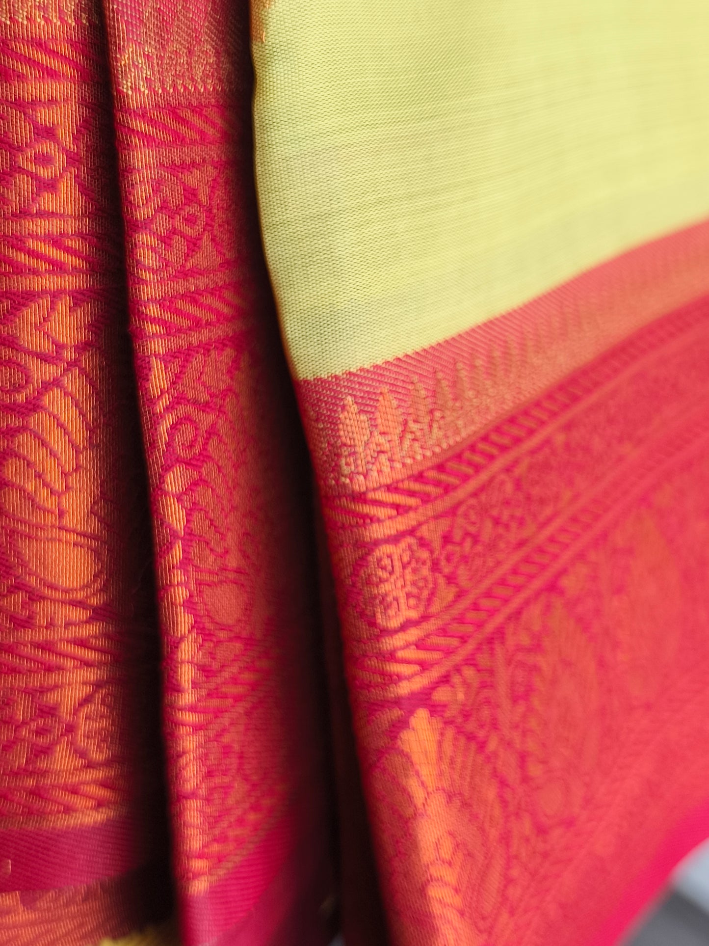Kanchi Semi soft silk saree with contrast blouse and pallu