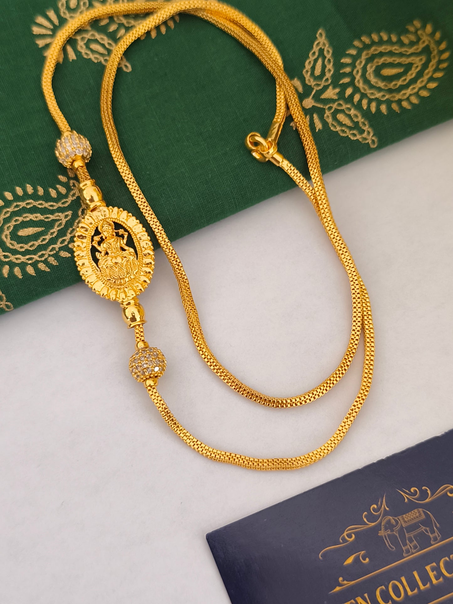 Micro gold mugappu chain