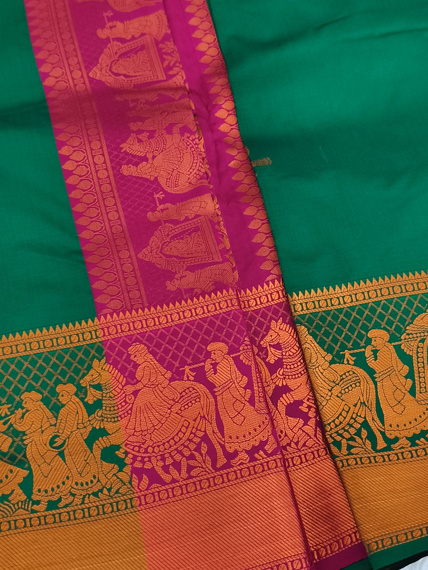 Pallakku design Green Kanchi Soft silk saree