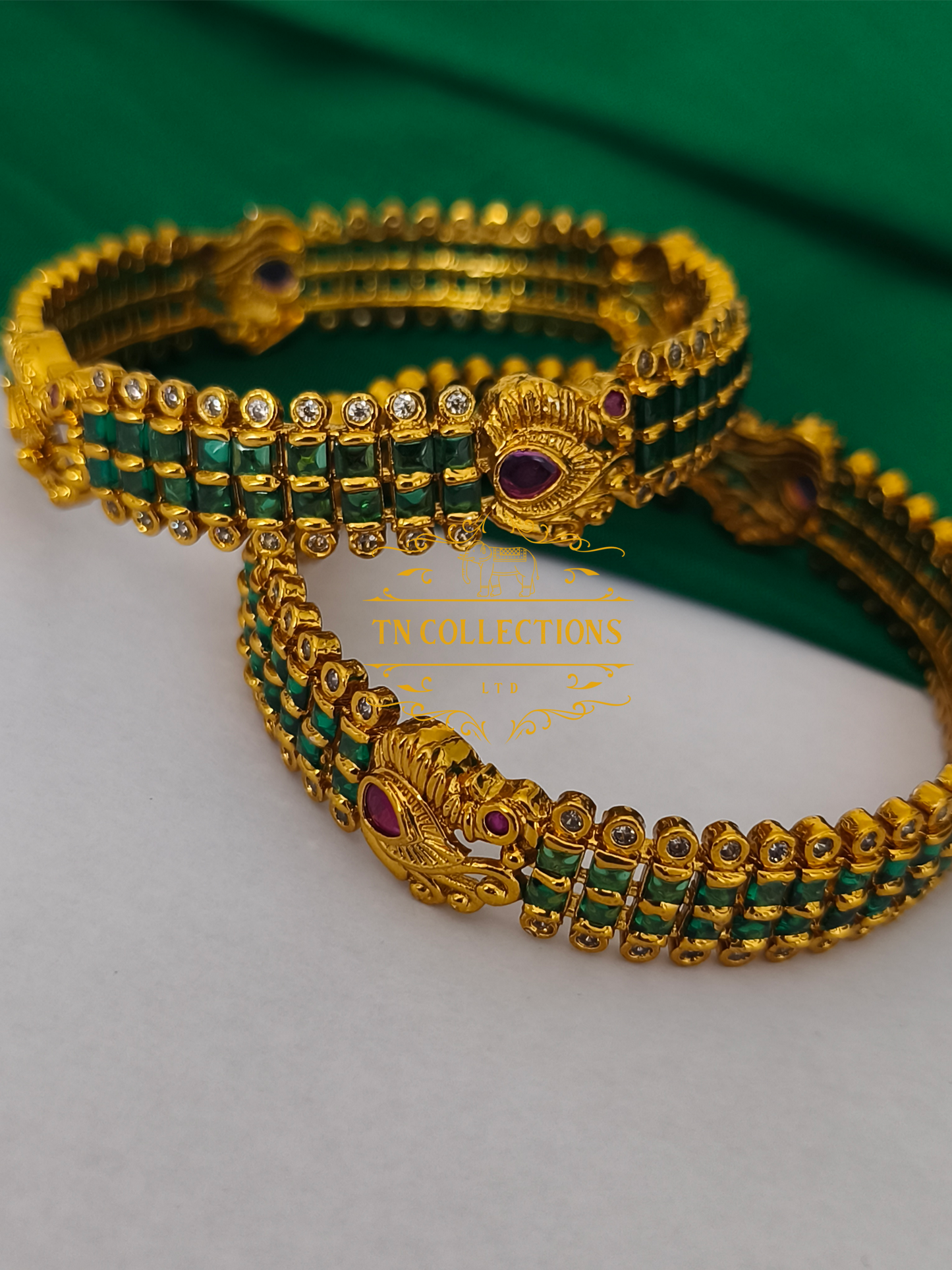 Matte Finish Kemp Stone Bangles Set