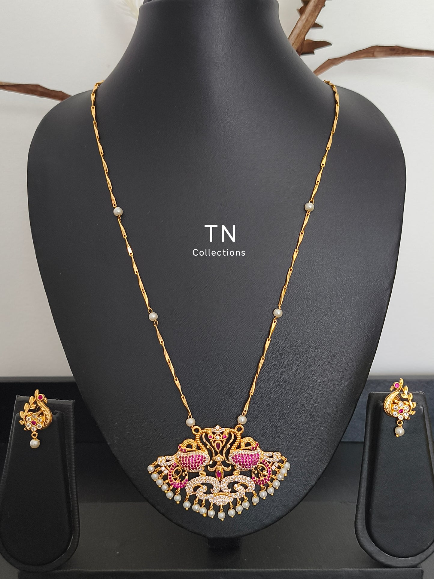 Micro gold plated pathakkam chain with pendant and earrings