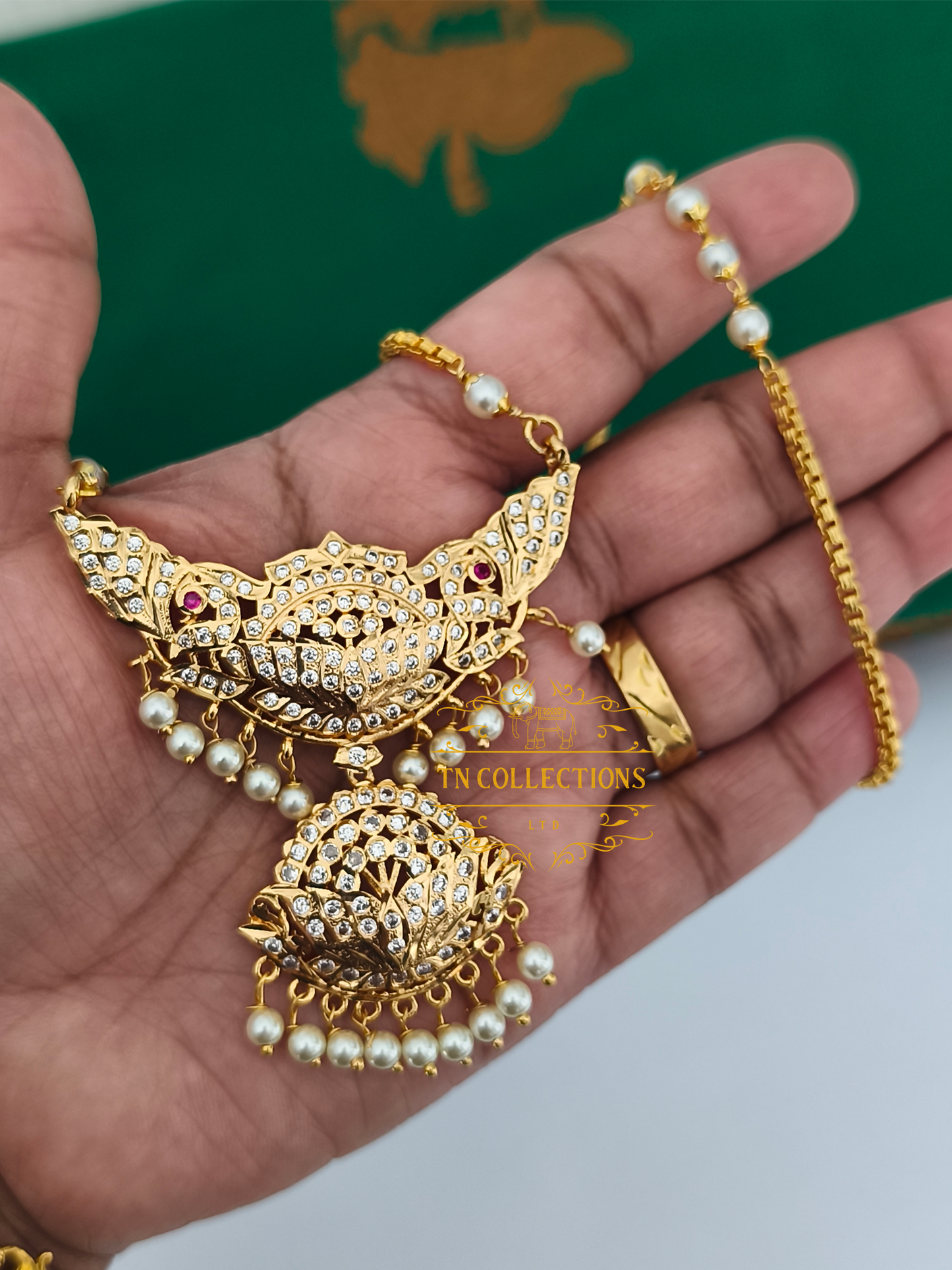 Micro Gold-Plated Traditional Alli Pathakkam with single layer pearl chain (white stones)