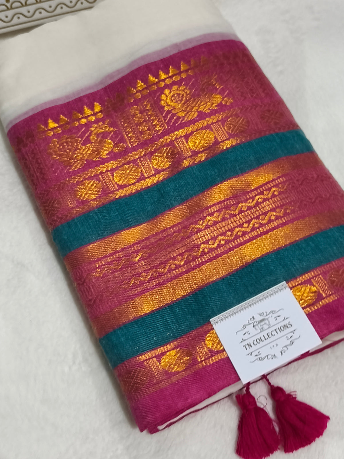 Kerala Special Mul Cotton Saree with Kanchi Border