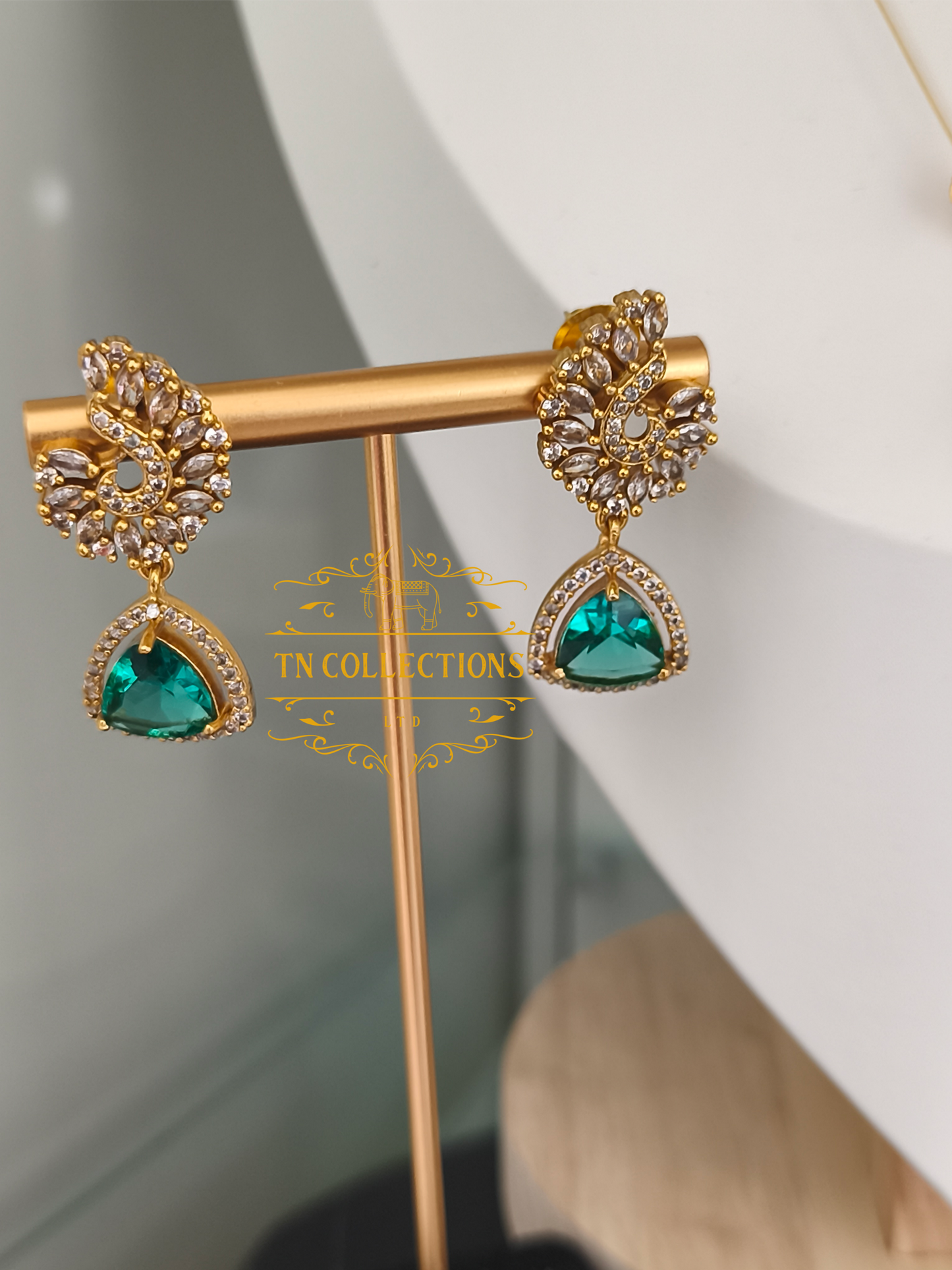 Matte Finish Indo western Invisible Necklace with earrings