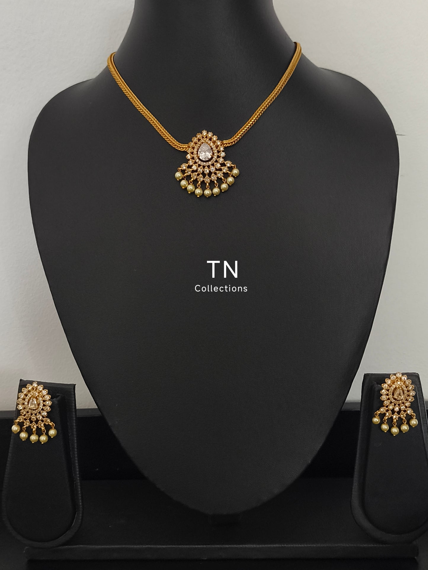 Antique Polish Simple Necklace set (White Stone)