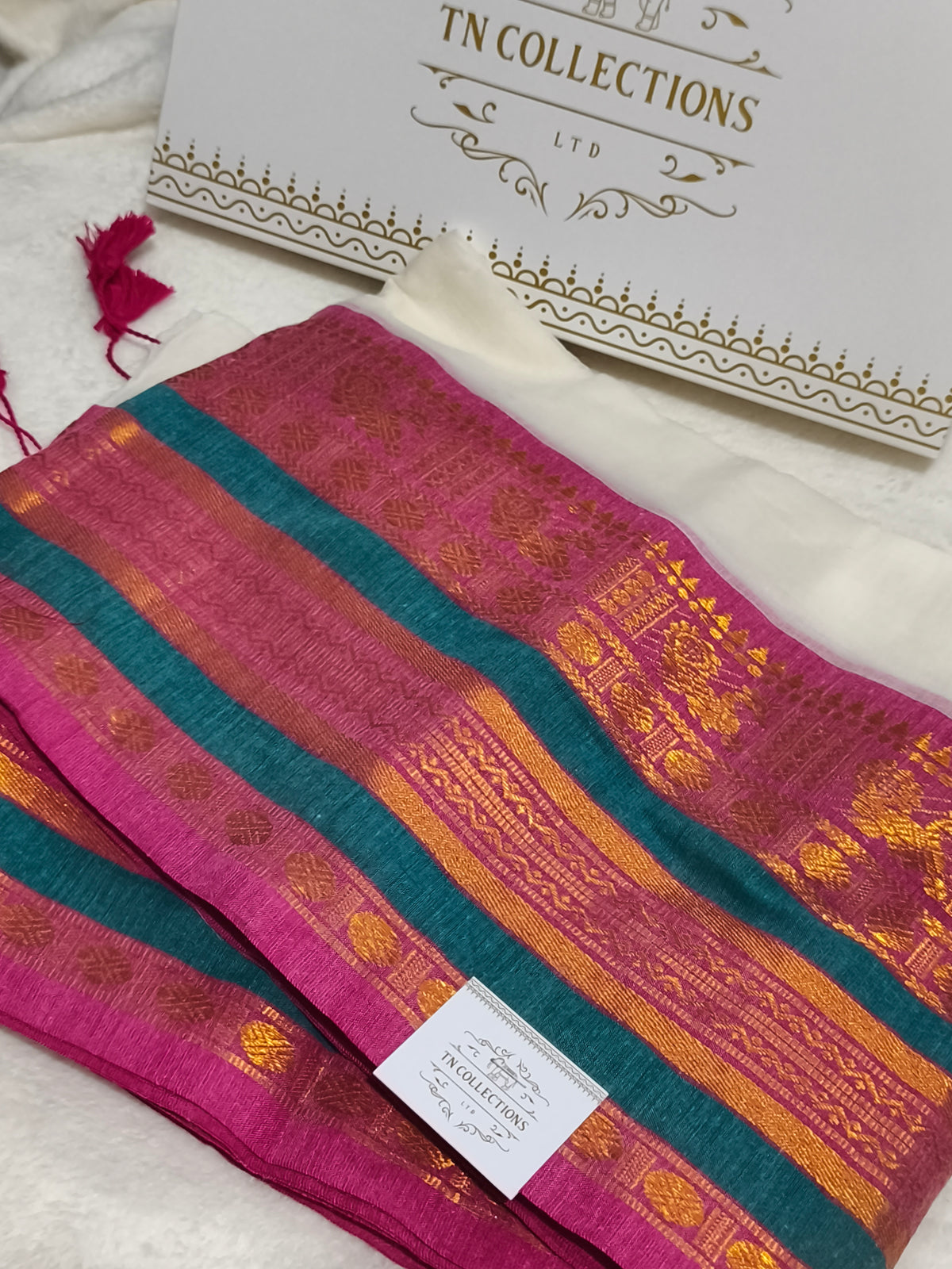 Kerala Special Mul Cotton Saree with Kanchi Border