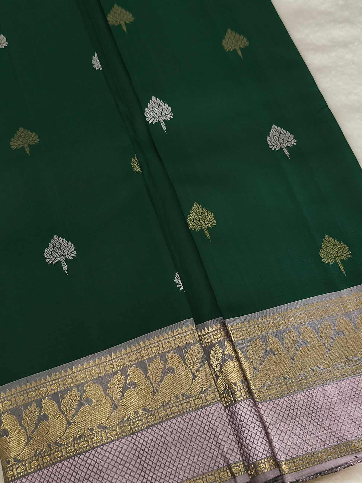 Pure handloom kanchipuram silk saree (Forest Green)