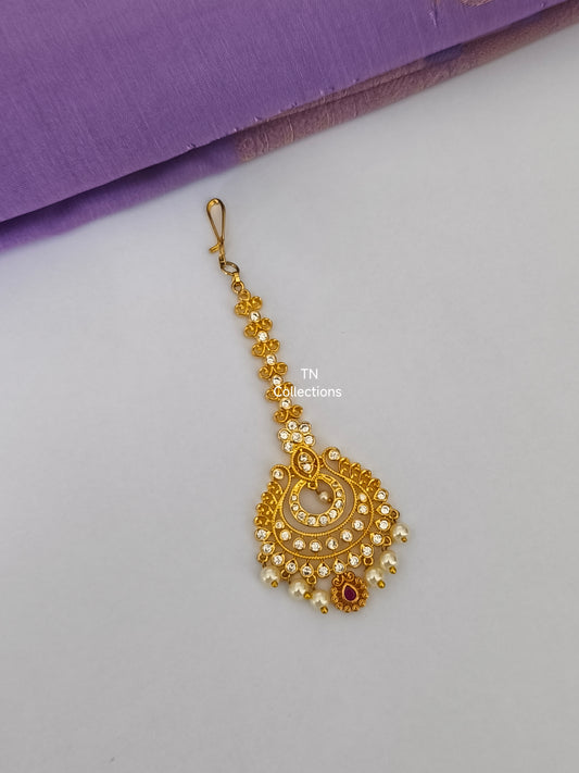 Trendy Gold Finish Tikka