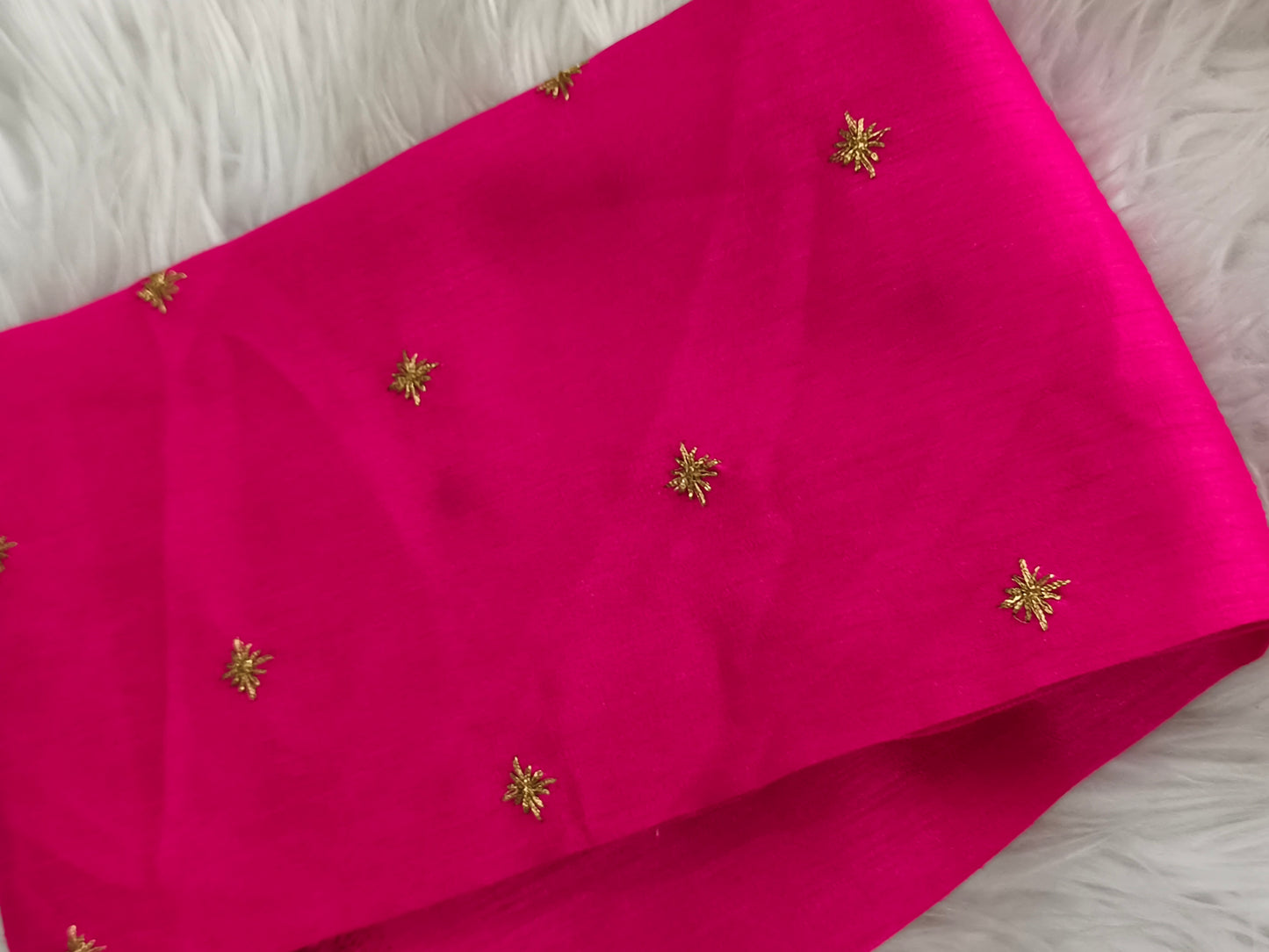 Aari Embroidery work Saree Blouse Material (Pink)