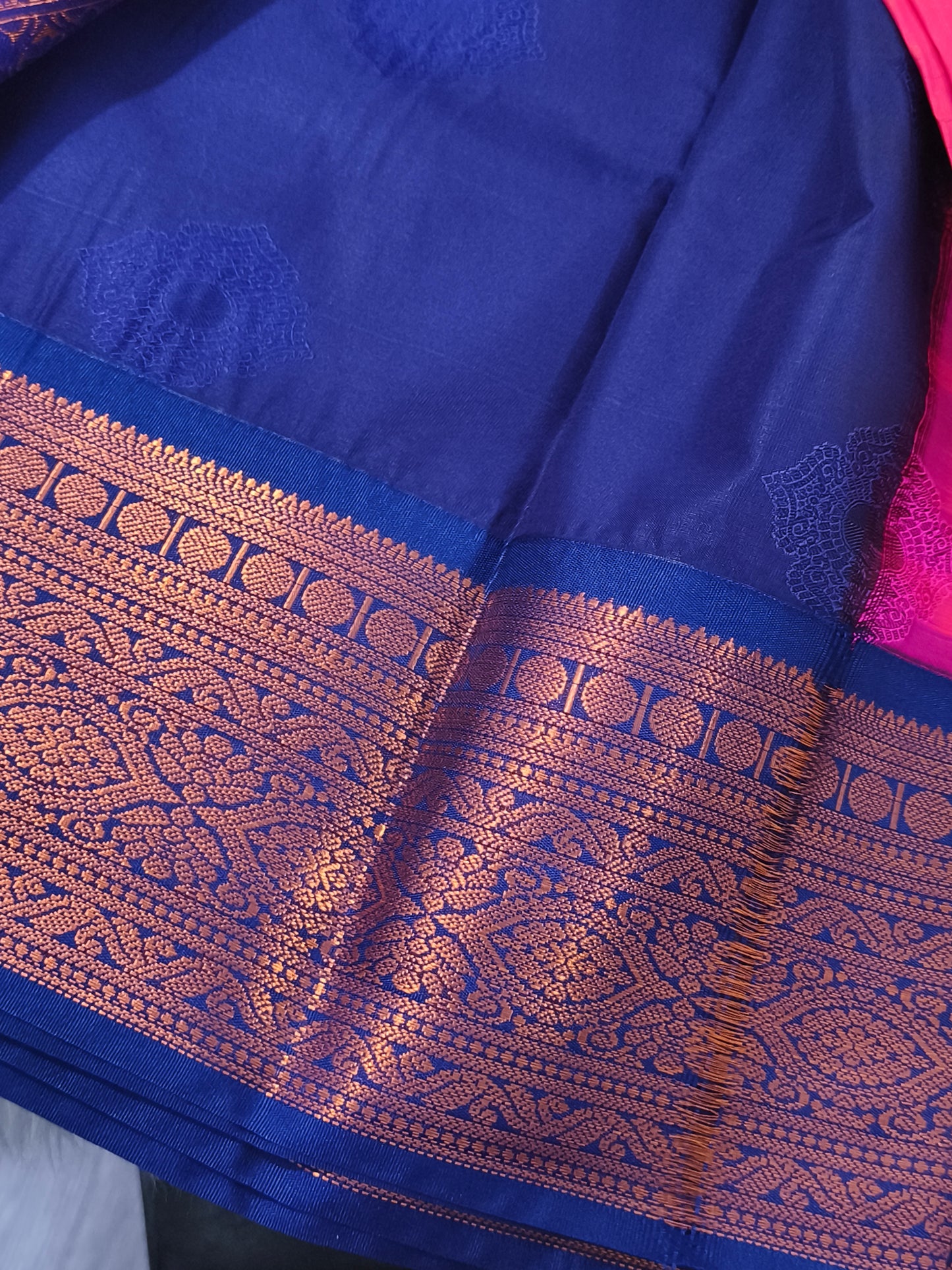 Korvai Premium soft silk saree(Dual Tone)