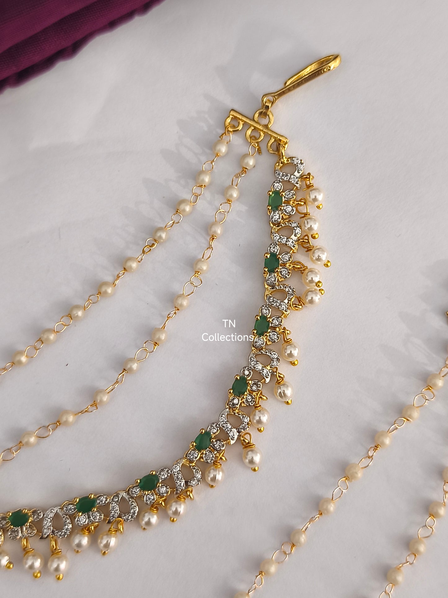 AD Earchain Green & white stones