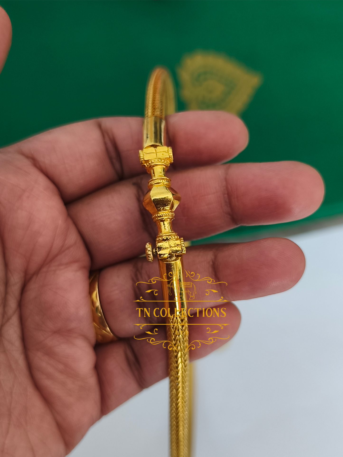 22ct Gold plated Traditional Vaira Thalikodi with kombu thali (Unscrewable Clasps)