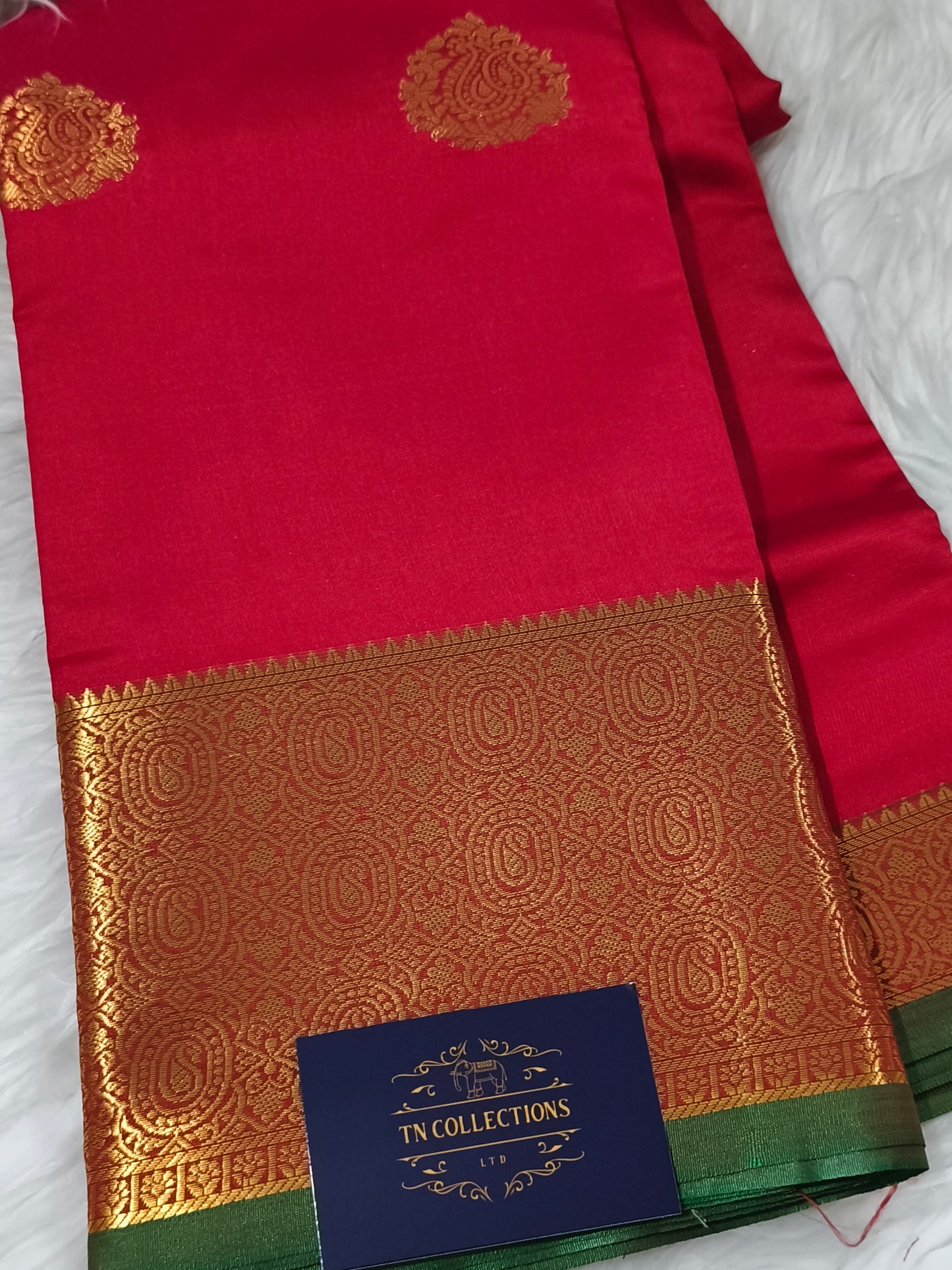 Luxury Semi Soft Silk Saree (Red)