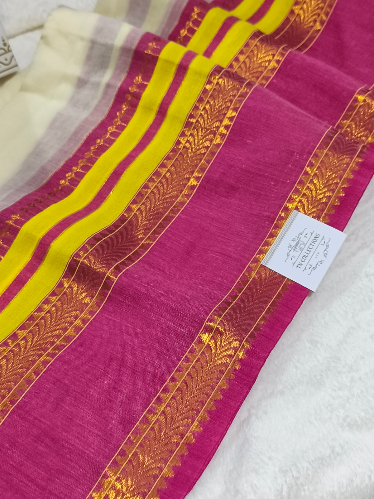 Kerala Special Mul Cotton Saree with Kanchi Border