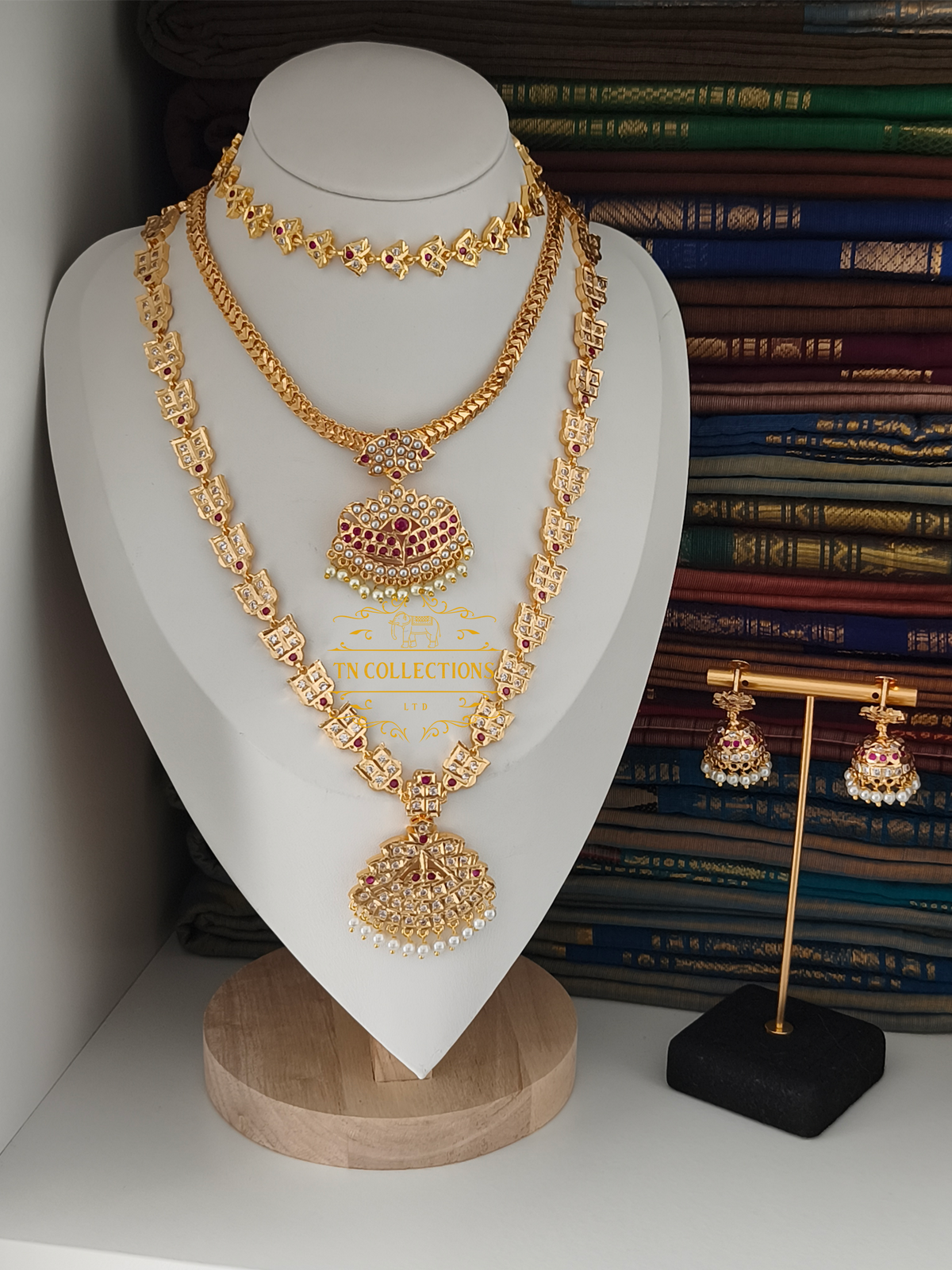 Trendy unique Statement Jewelry Set (Ruby & White Stones)