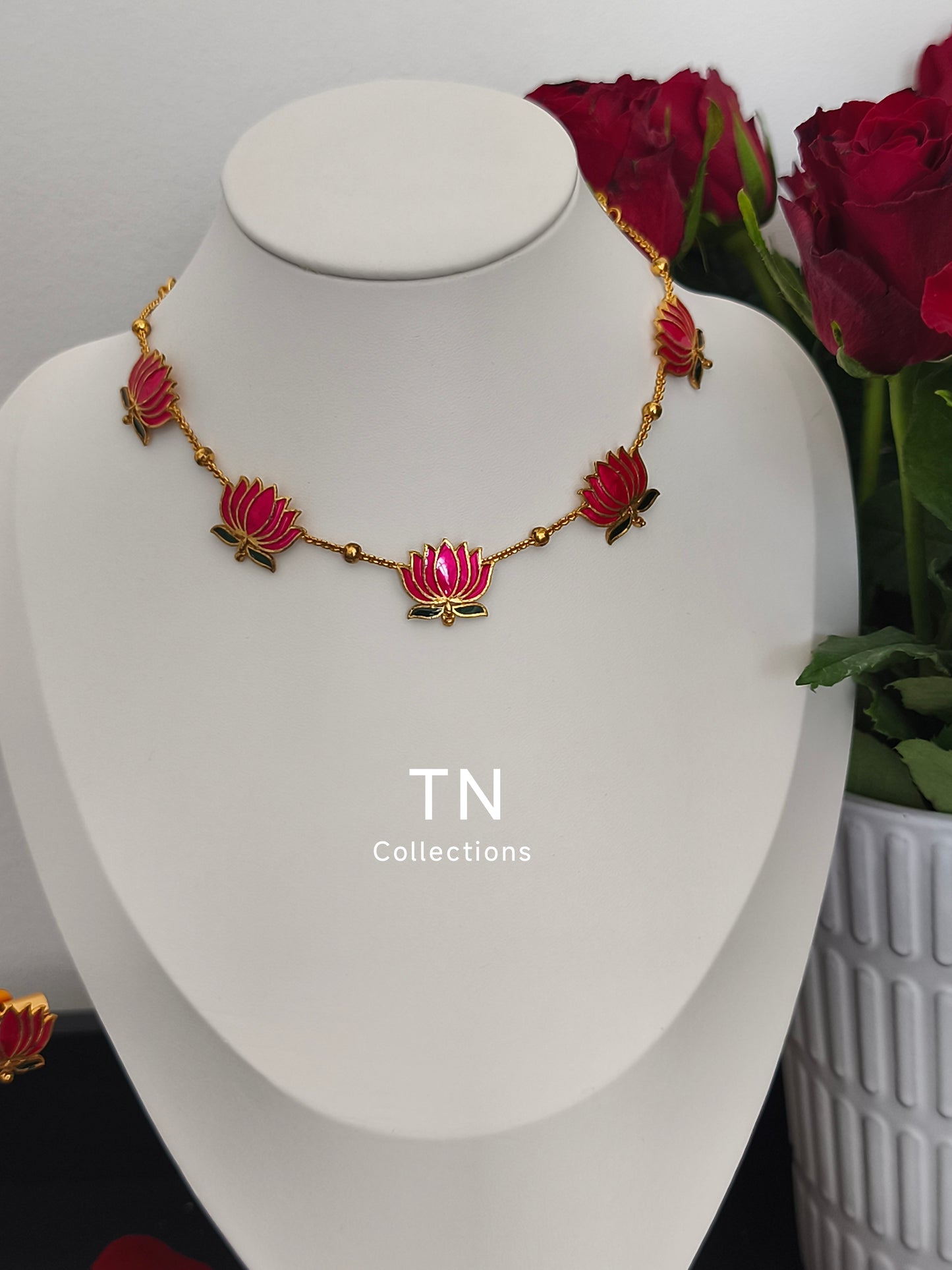 Matte Finish Simple Lotus Choker Necklace with earrings