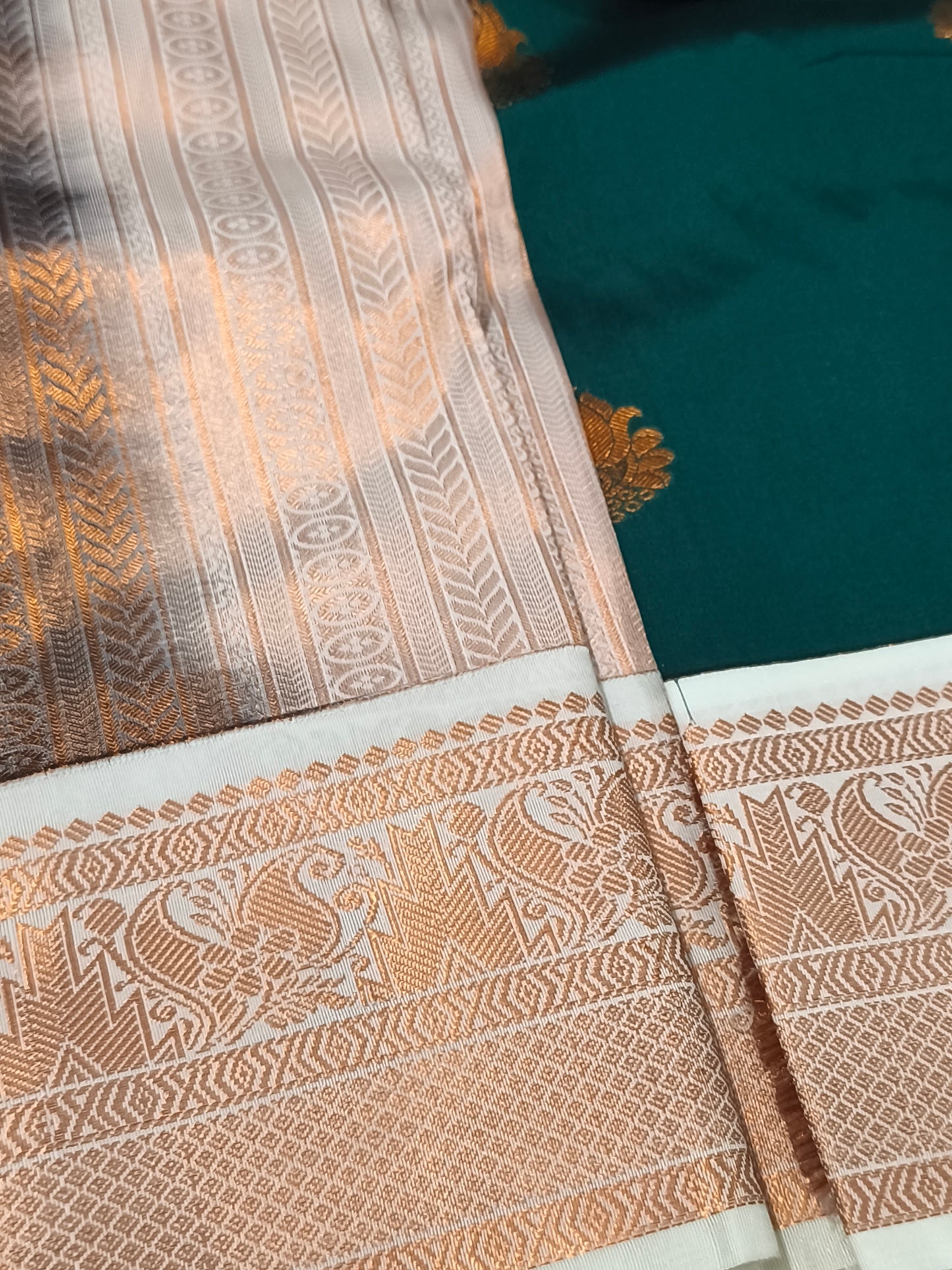 Korvai Premium Soft Silk Saree (Dark Green)
