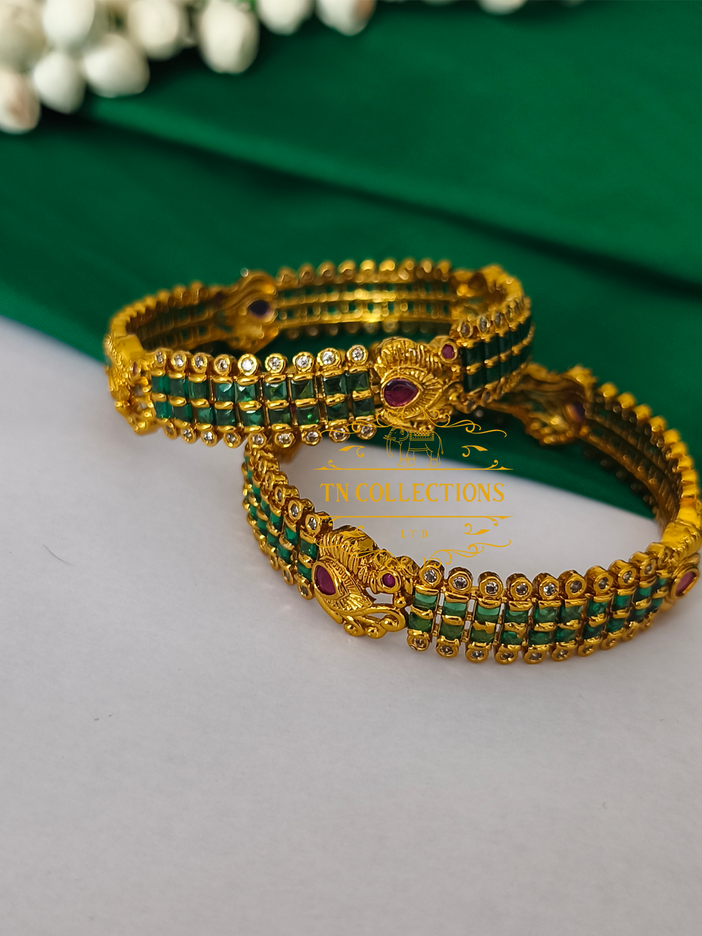 Matte Finish Kemp Stone Bangles Set