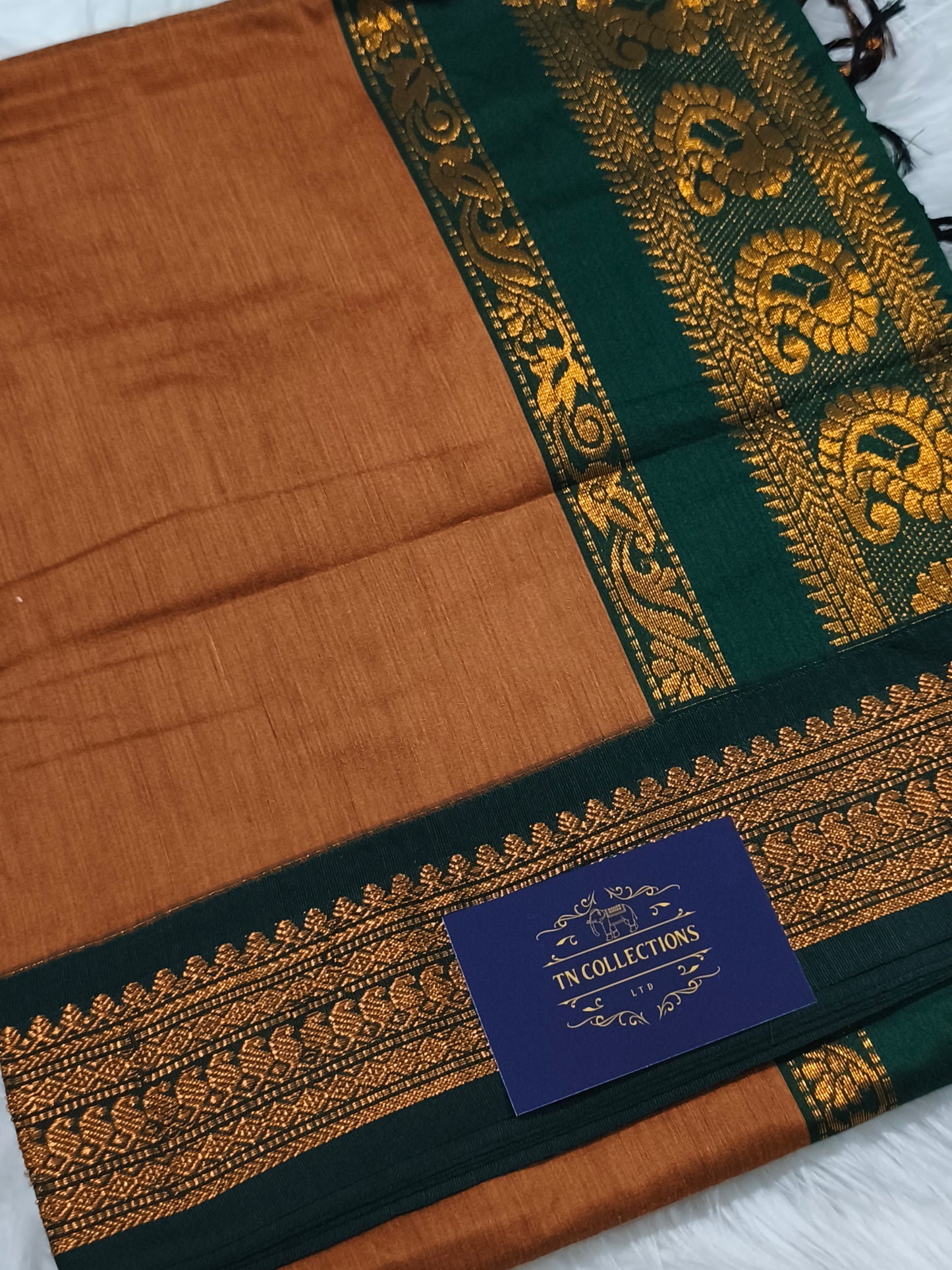 Stunning Kalyani cotton Pattu Saree with contrast blouse and rich pallu