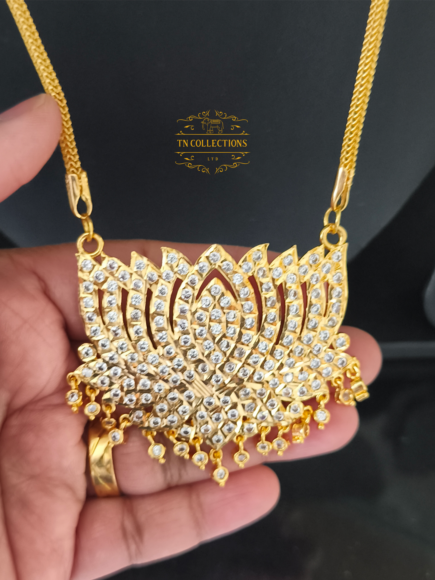 Traditional Lotus Pathakkam with Chain