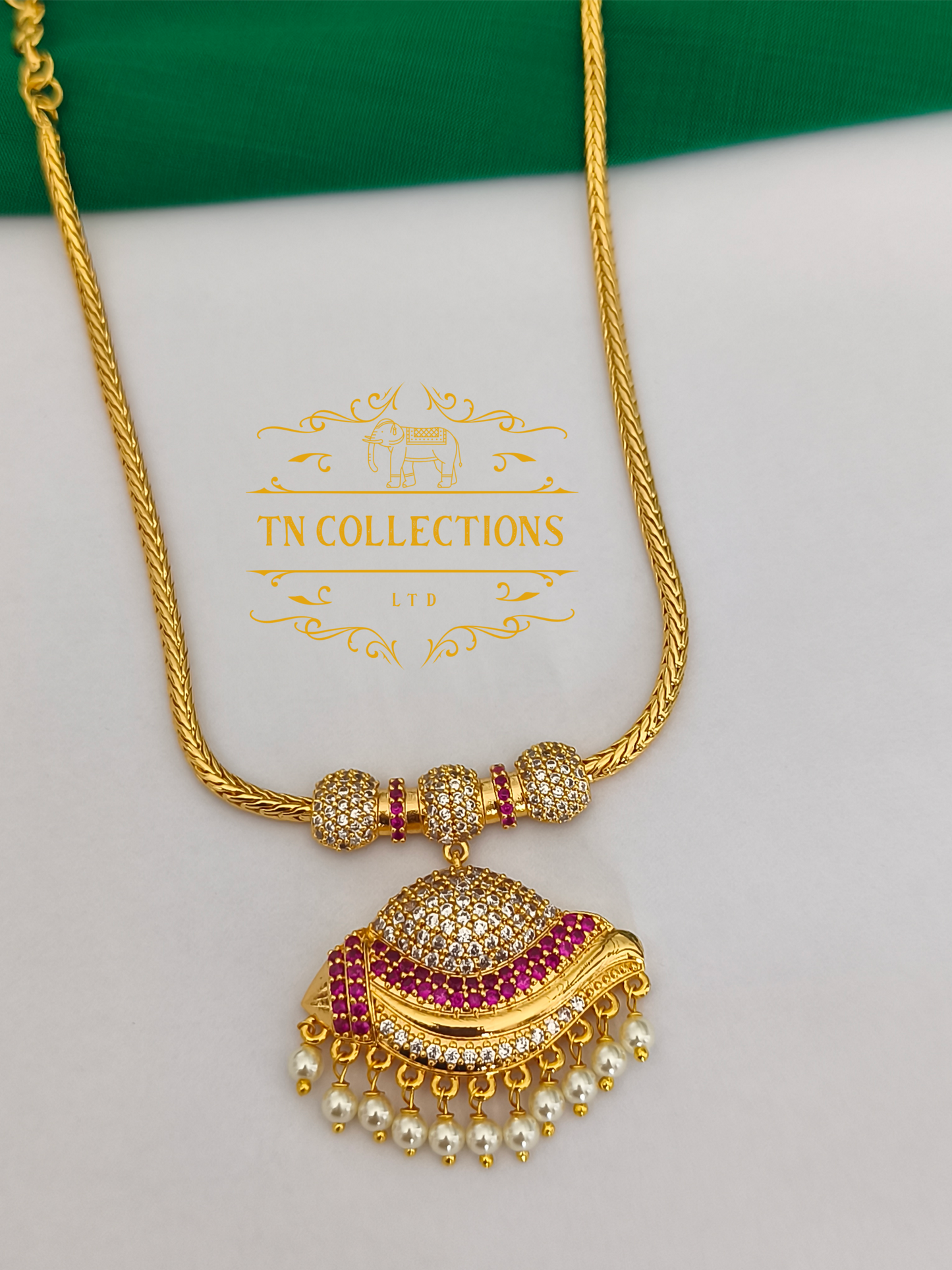 Sangu Design Traditional Attiyal (Ruby & White)