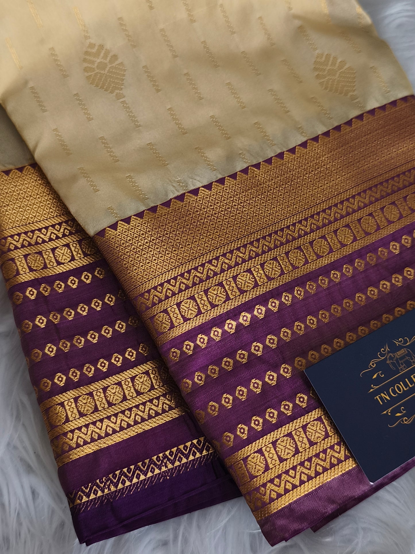 Elegant Kanchi Silk Saree with Contrast Running Blouse