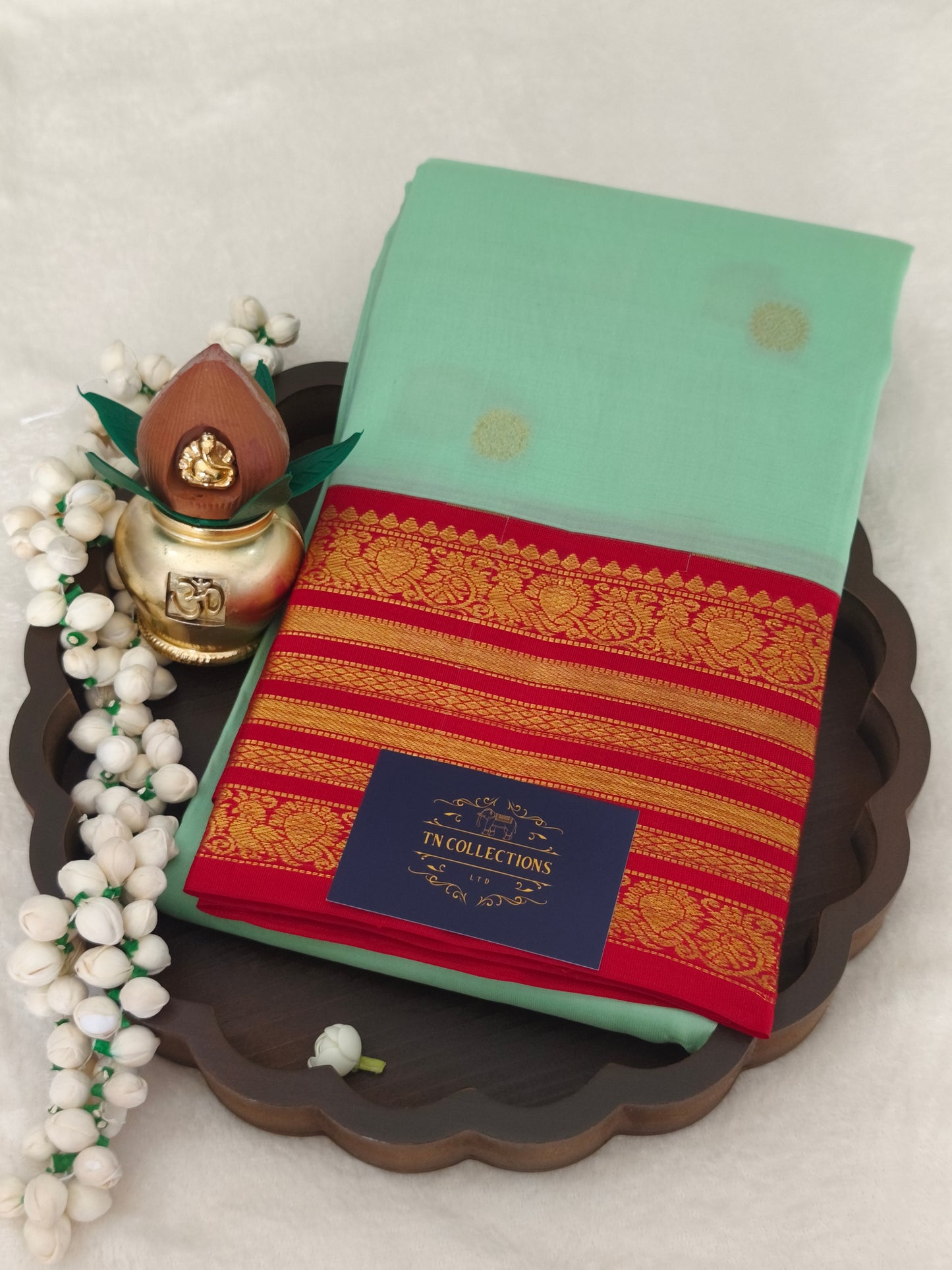 Pure handloom Kanchipuram Silk Saree (Pista Green)