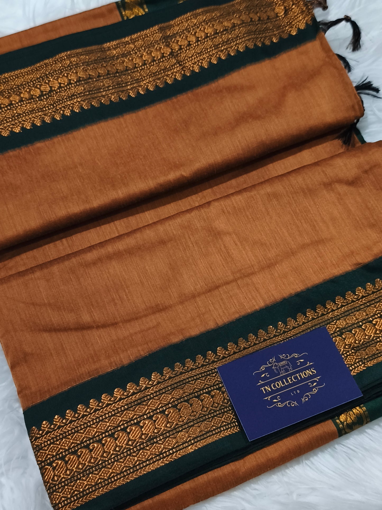 Stunning Kalyani cotton Pattu Saree with contrast blouse and rich pallu