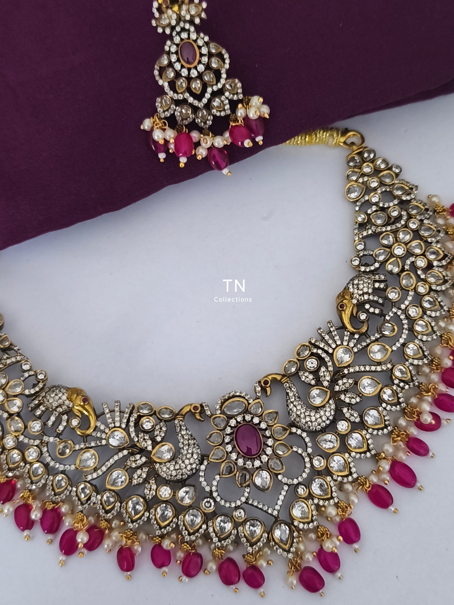 Victoria Finish Choker Necklace Set (Rani Pink)