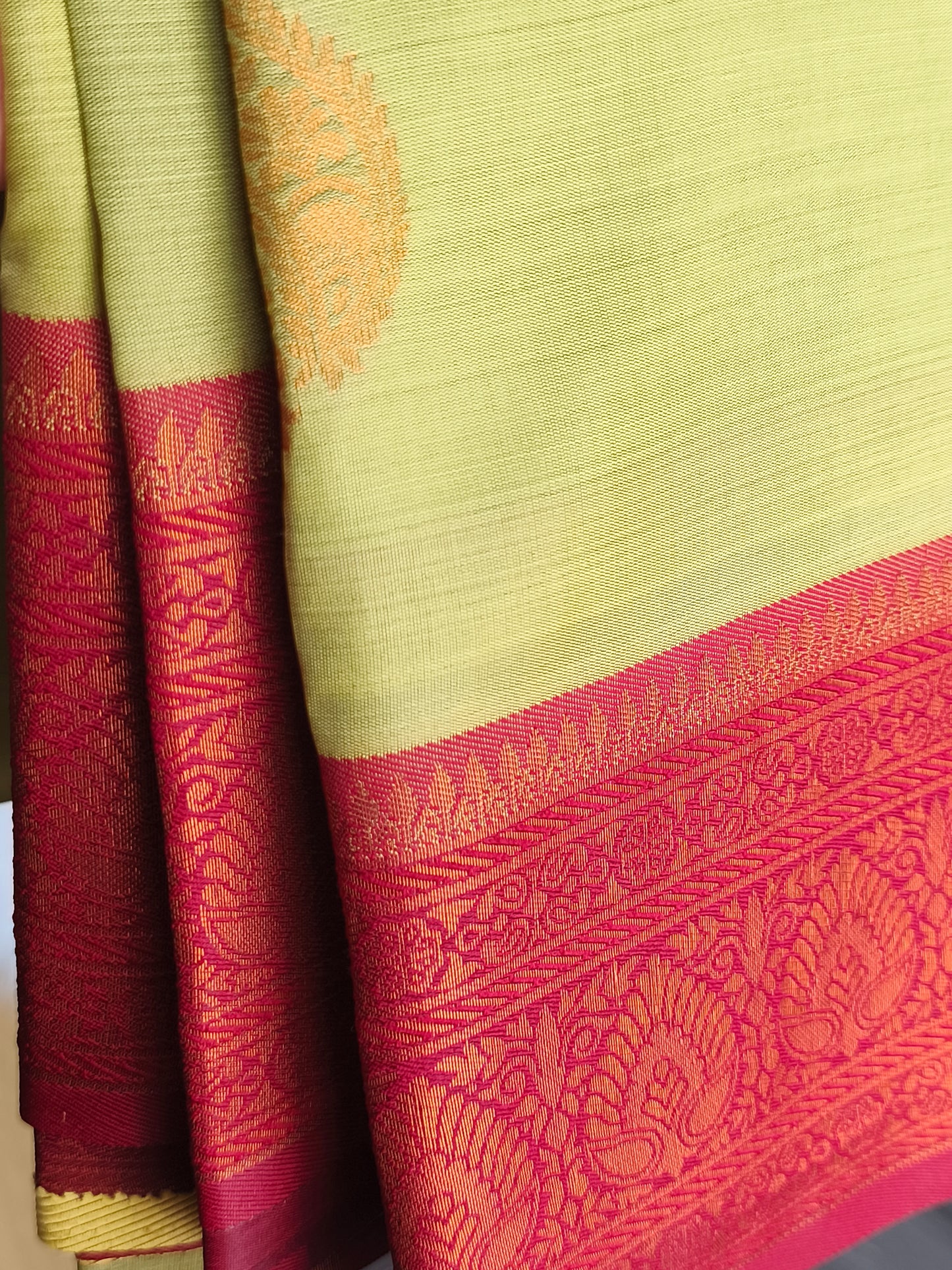 Kanchi Semi soft silk saree with contrast blouse and pallu